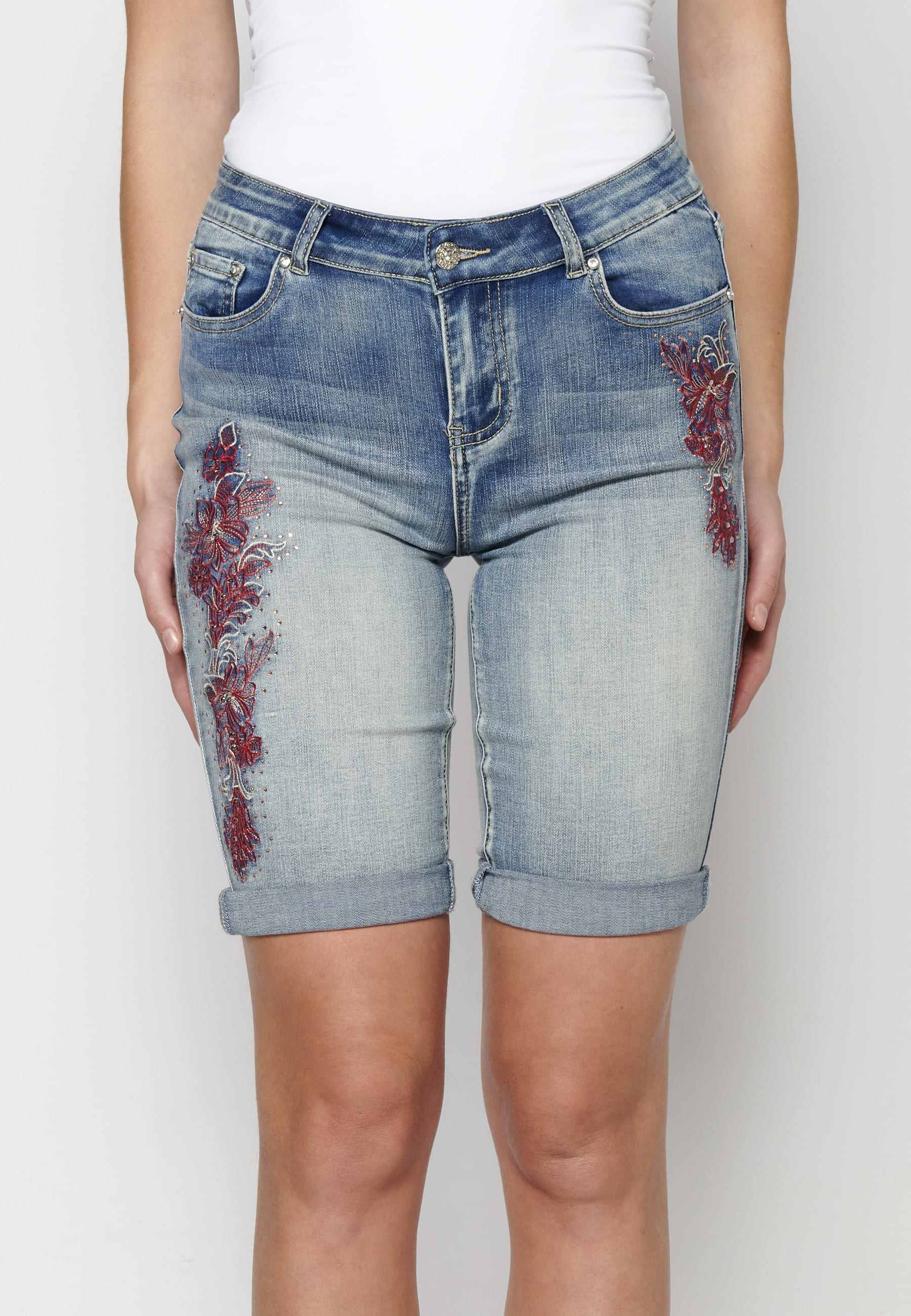 Blue slim-fit shorts with floral embroidery for Woman