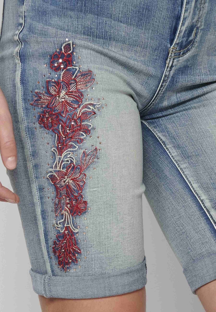 Blue slim-fit shorts with floral embroidery for Woman 5