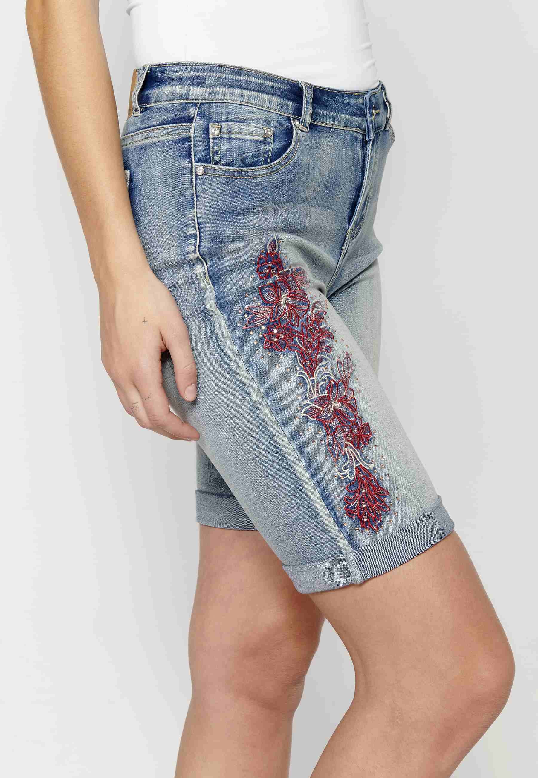 Blue slim-fit shorts with floral embroidery for Woman