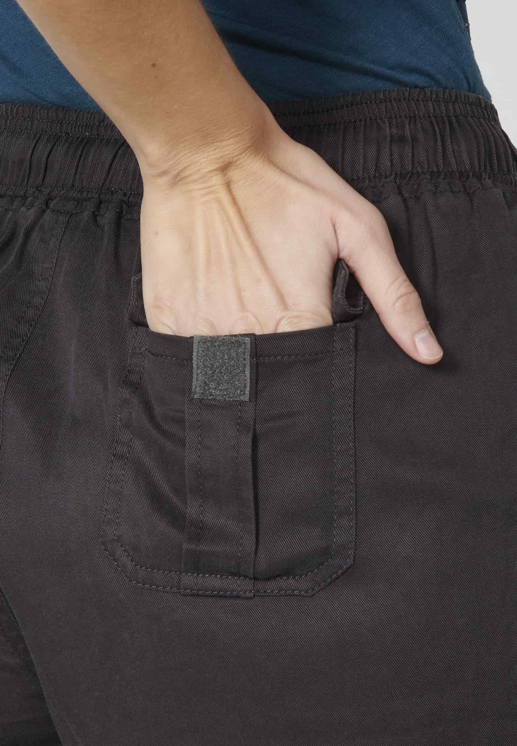 Pantalón corto Short con cintura de goma ajustable color Negro para Mujer