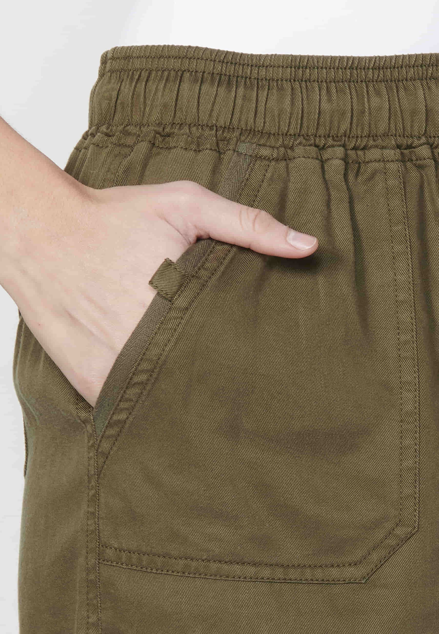 Khakifarbene Damen-Shorts mit verstellbarem Gummibund 8