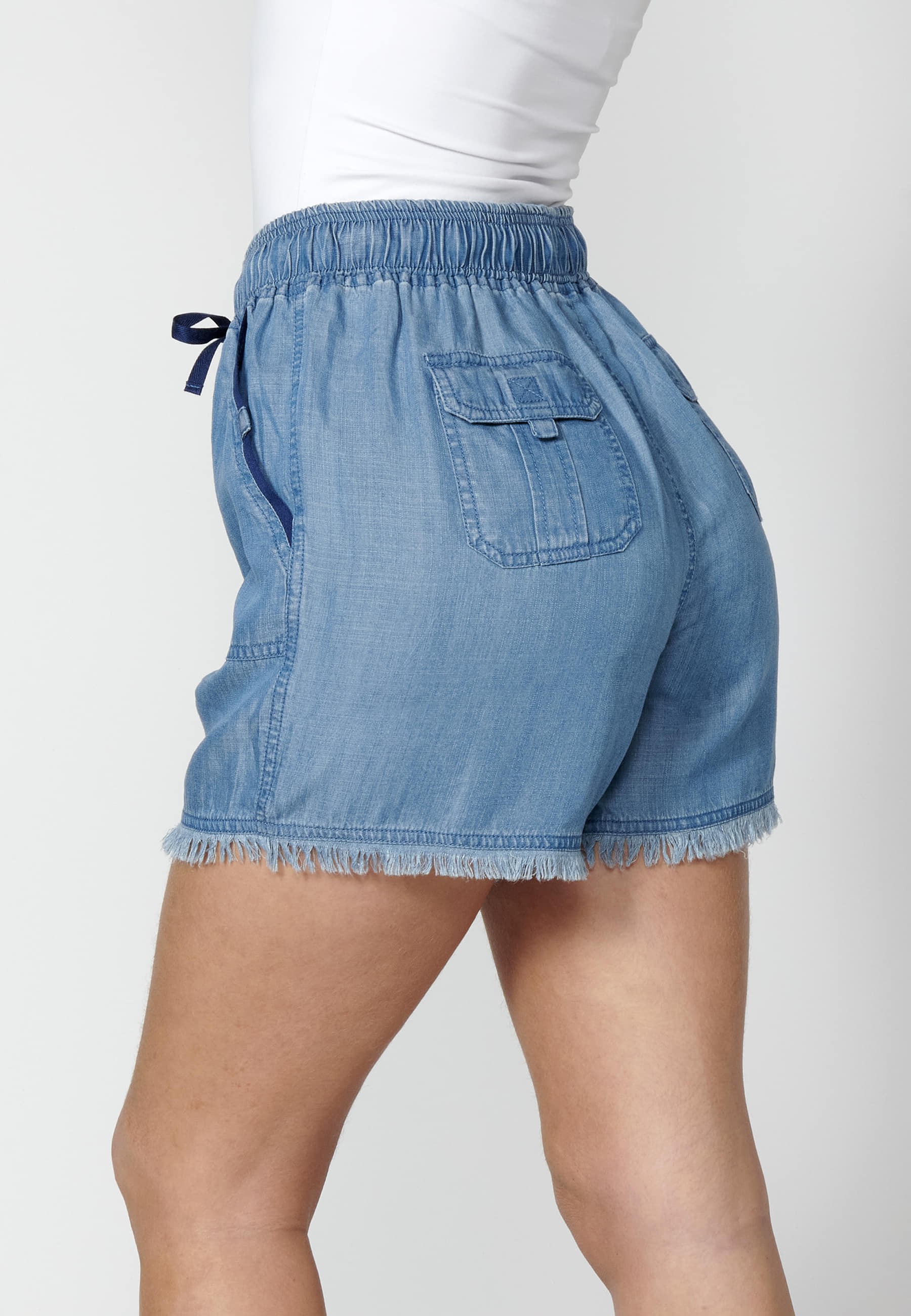 Short bleu avec taille ajustable en caoutchouc pour Femme 7