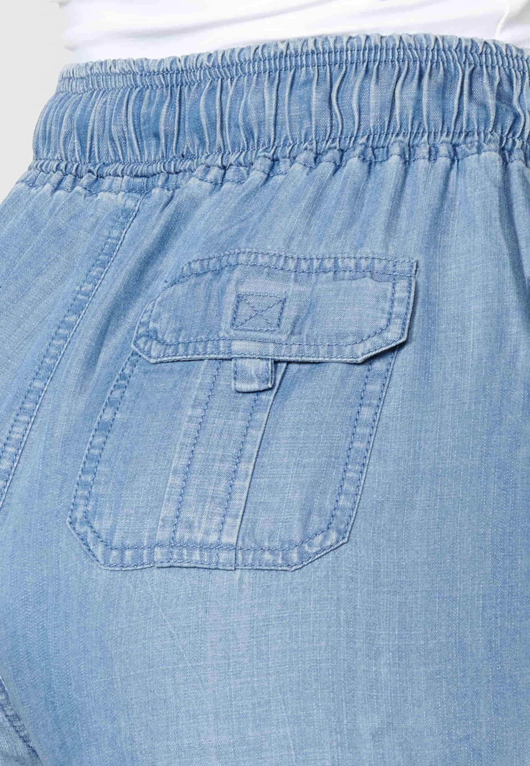 Short bleu avec taille ajustable en caoutchouc pour Femme 9