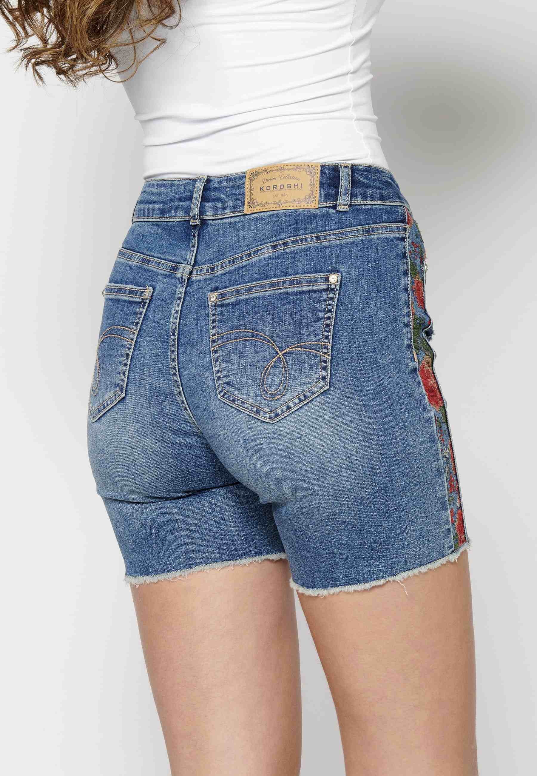 Short bleu avec détail texturé fleuri pour Femme