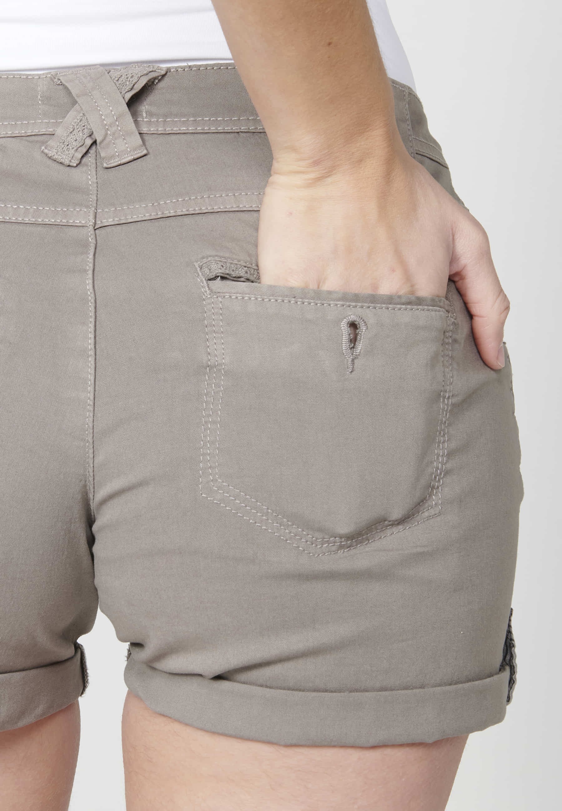 Pantalons curts Short quatre butxaques color Pedra per a Dona 9