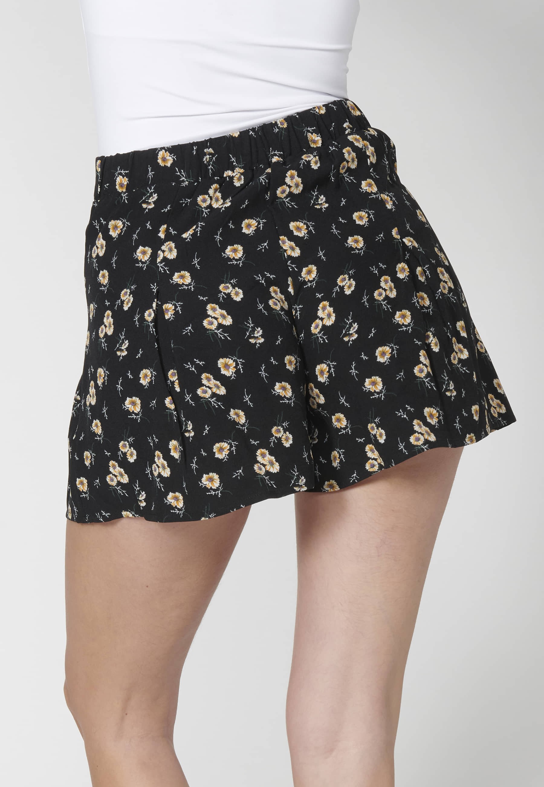 Schwarze Shorts mit Blumenmuster für Damen