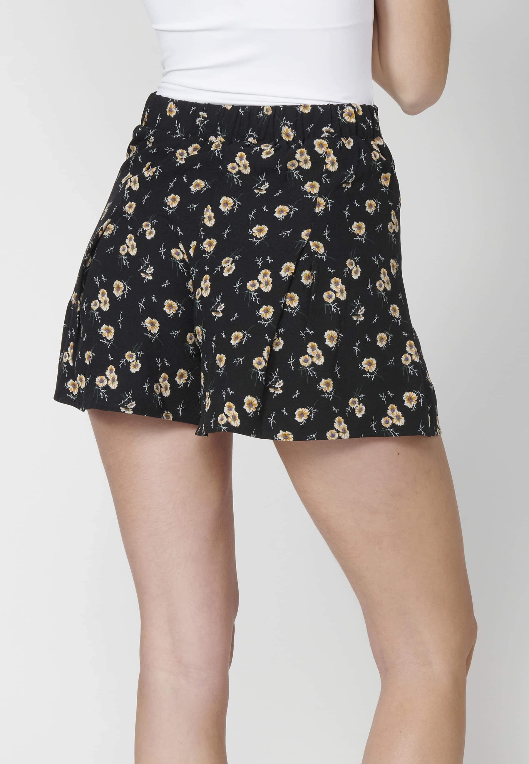 Schwarze Shorts mit Blumenmuster für Damen