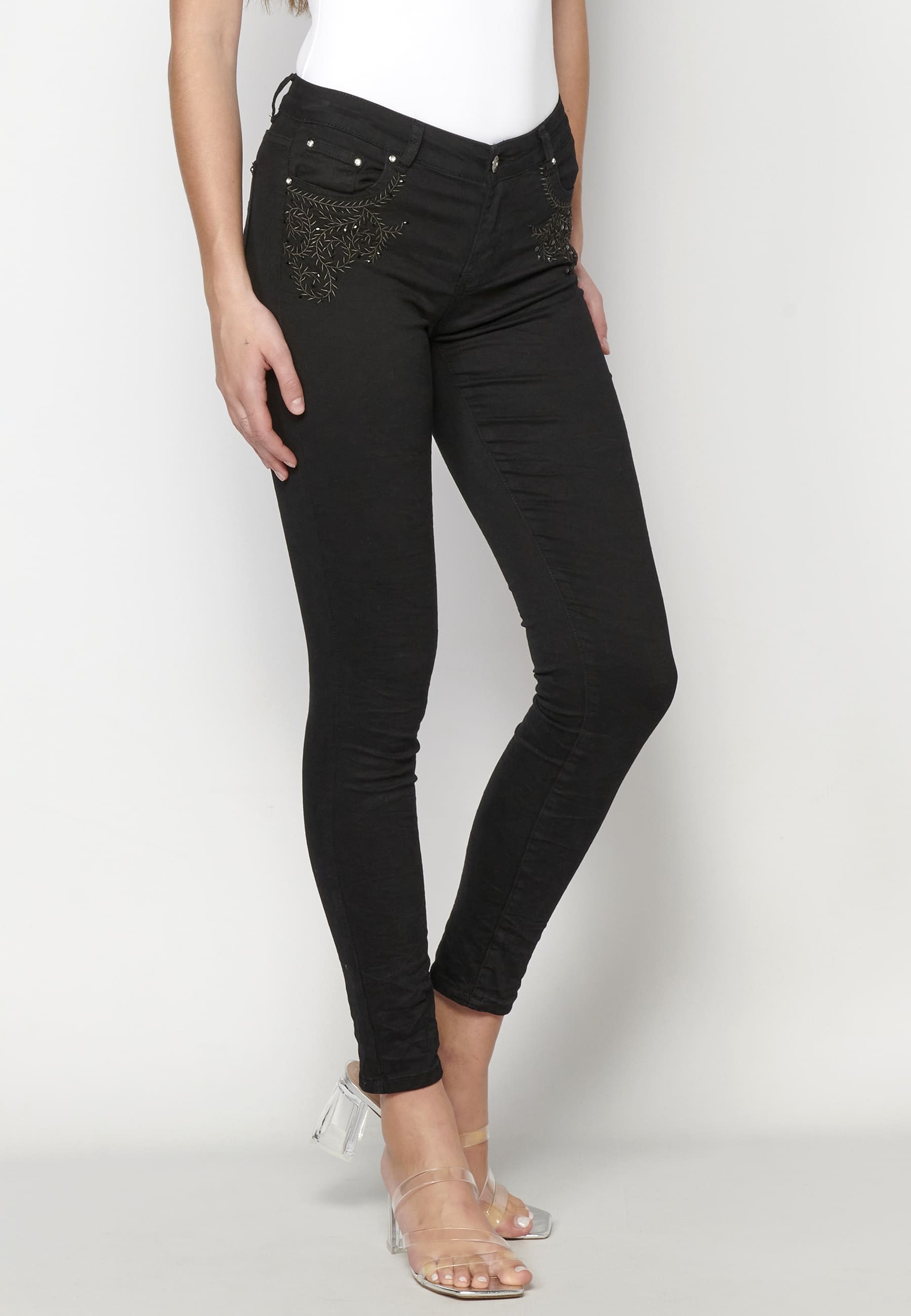 Lange schwarze Slim-Fit-Jeans für Damen