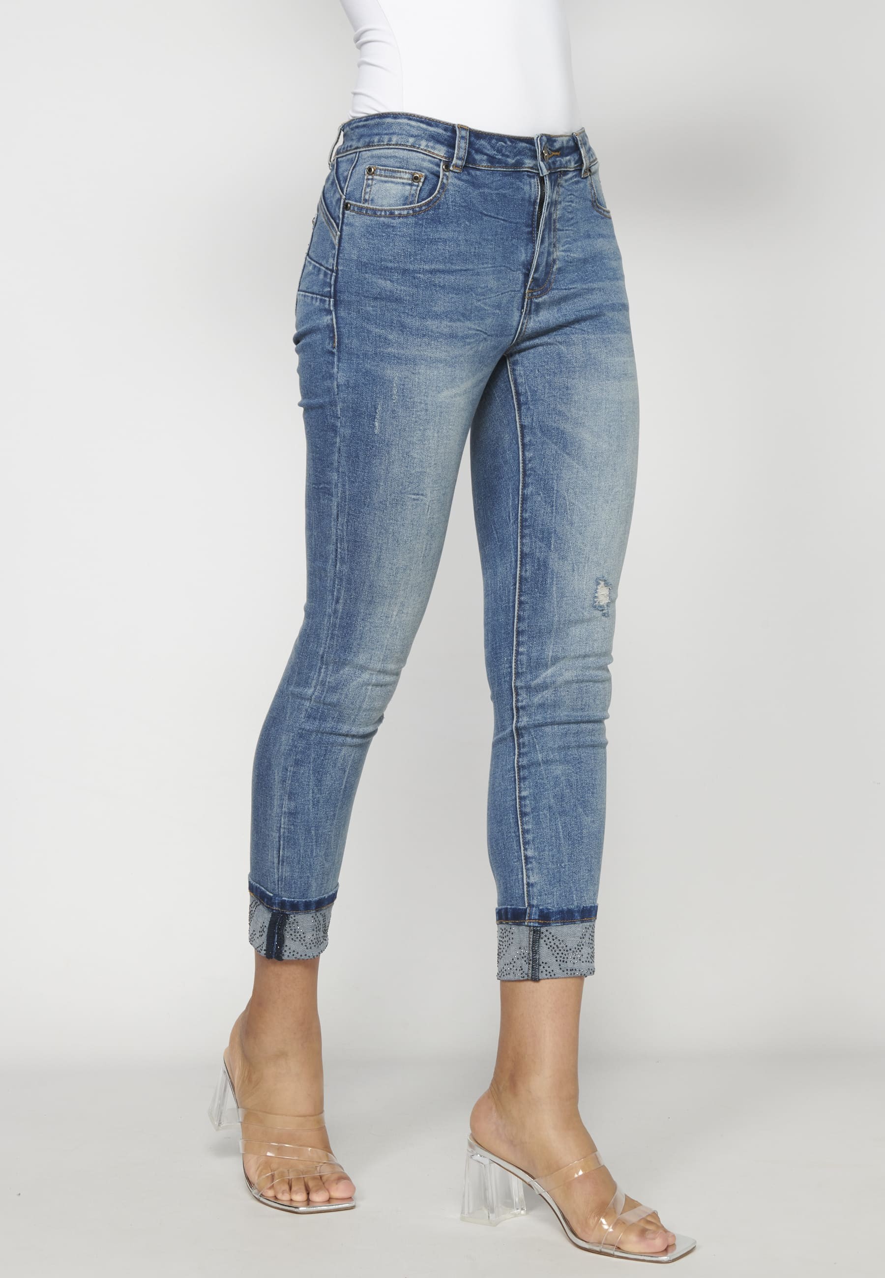 Knöchellange Hose mit blauen Details für Damen