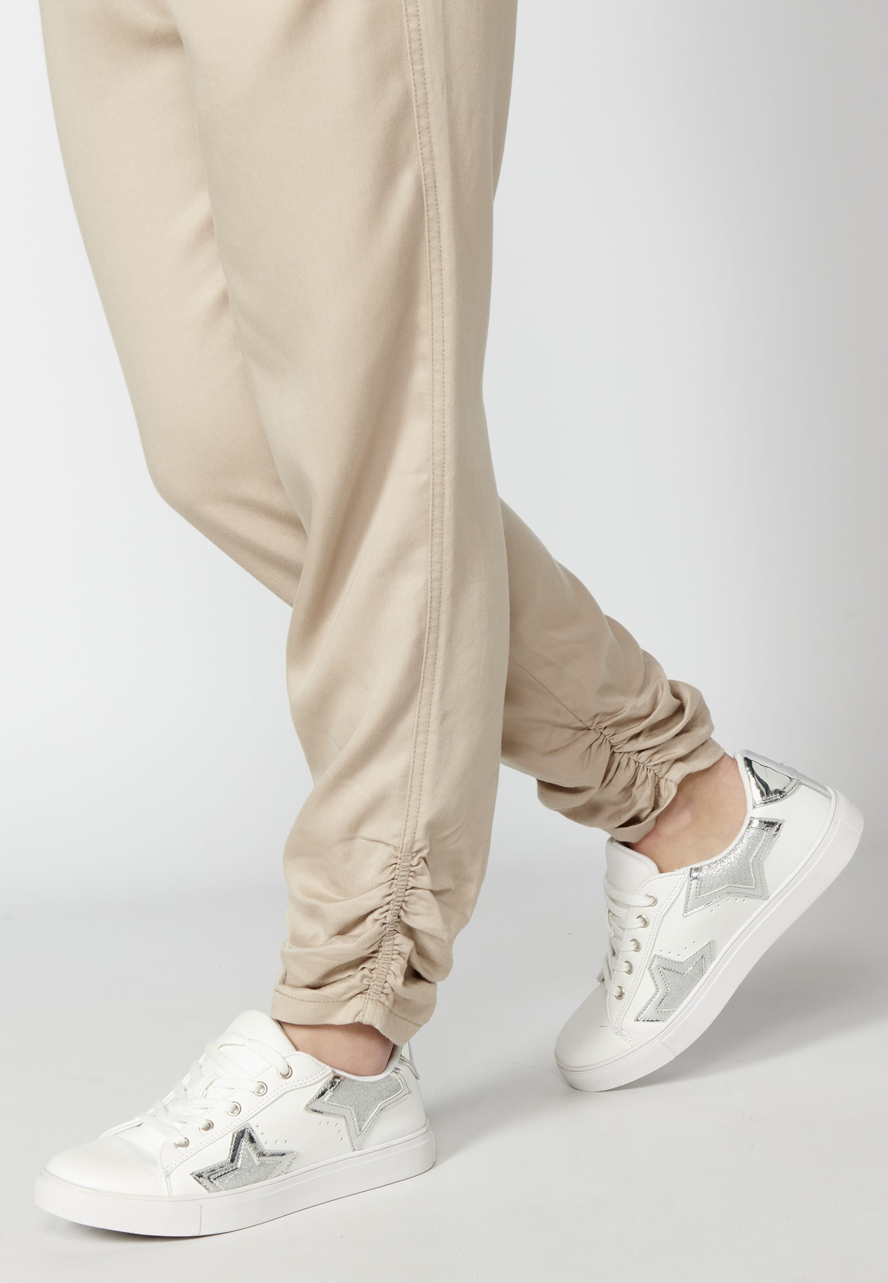 Pantalón largo straigth con cintura ajustable color beige para mujer | Moda Actual