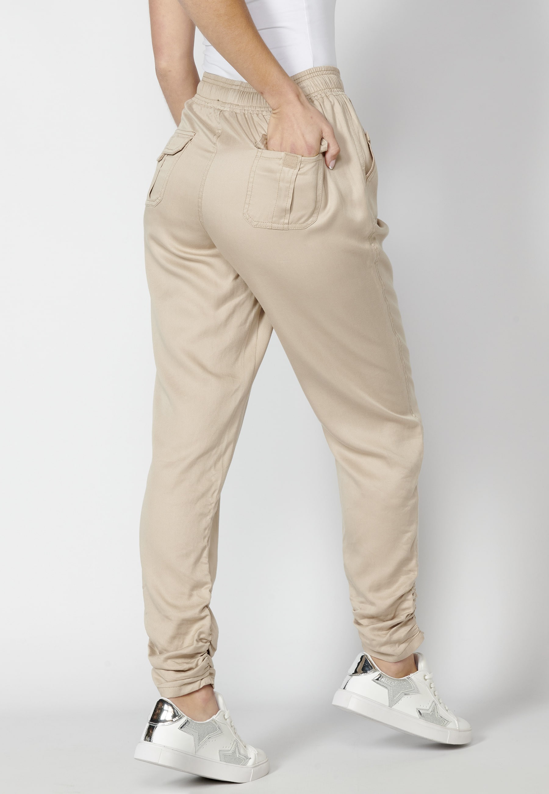 Pantalon long avec taille ajustable de couleur Beige pour Femme
