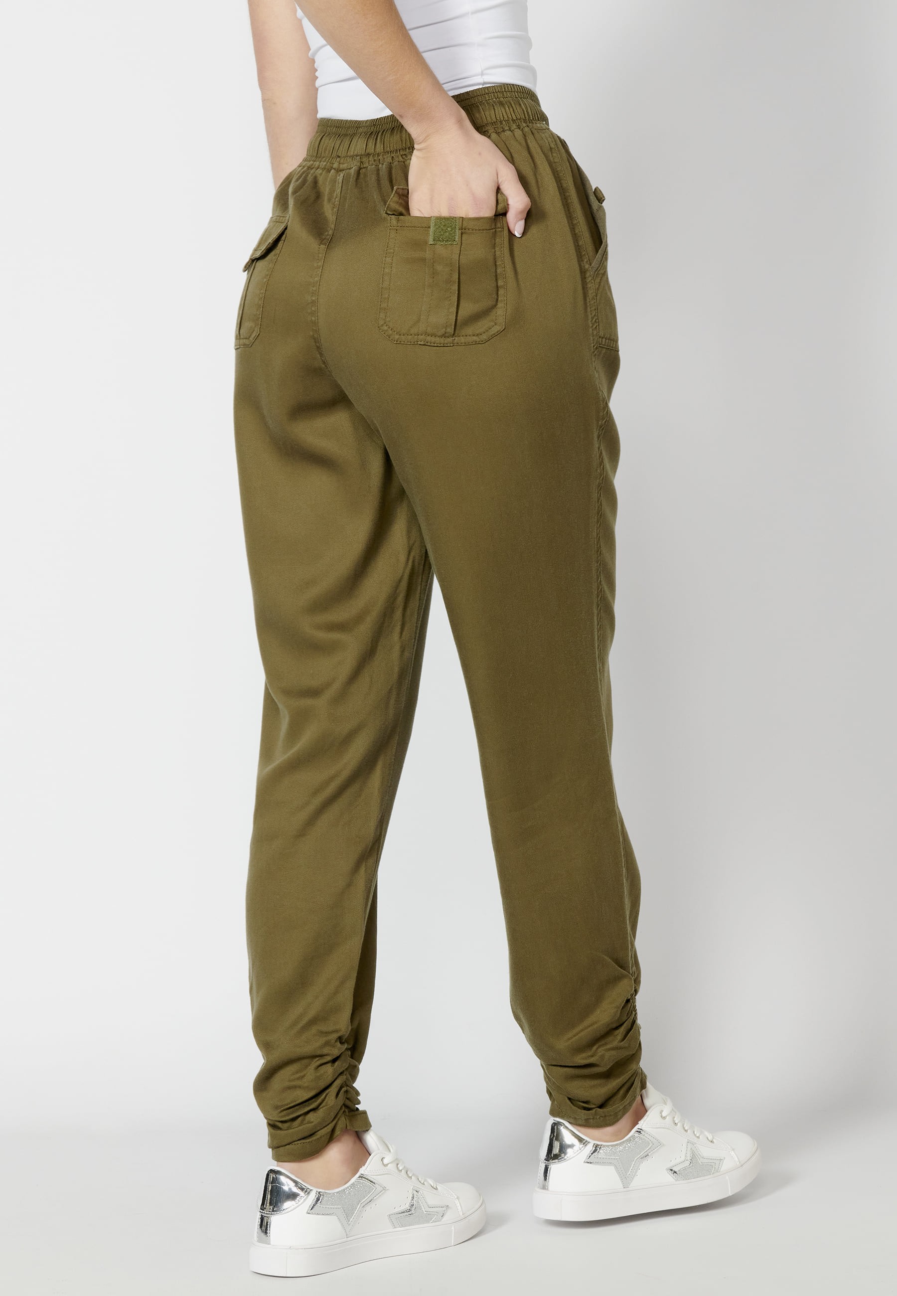 Pantalons llargs amb cintura ajustable color Kaki per a Dona 2