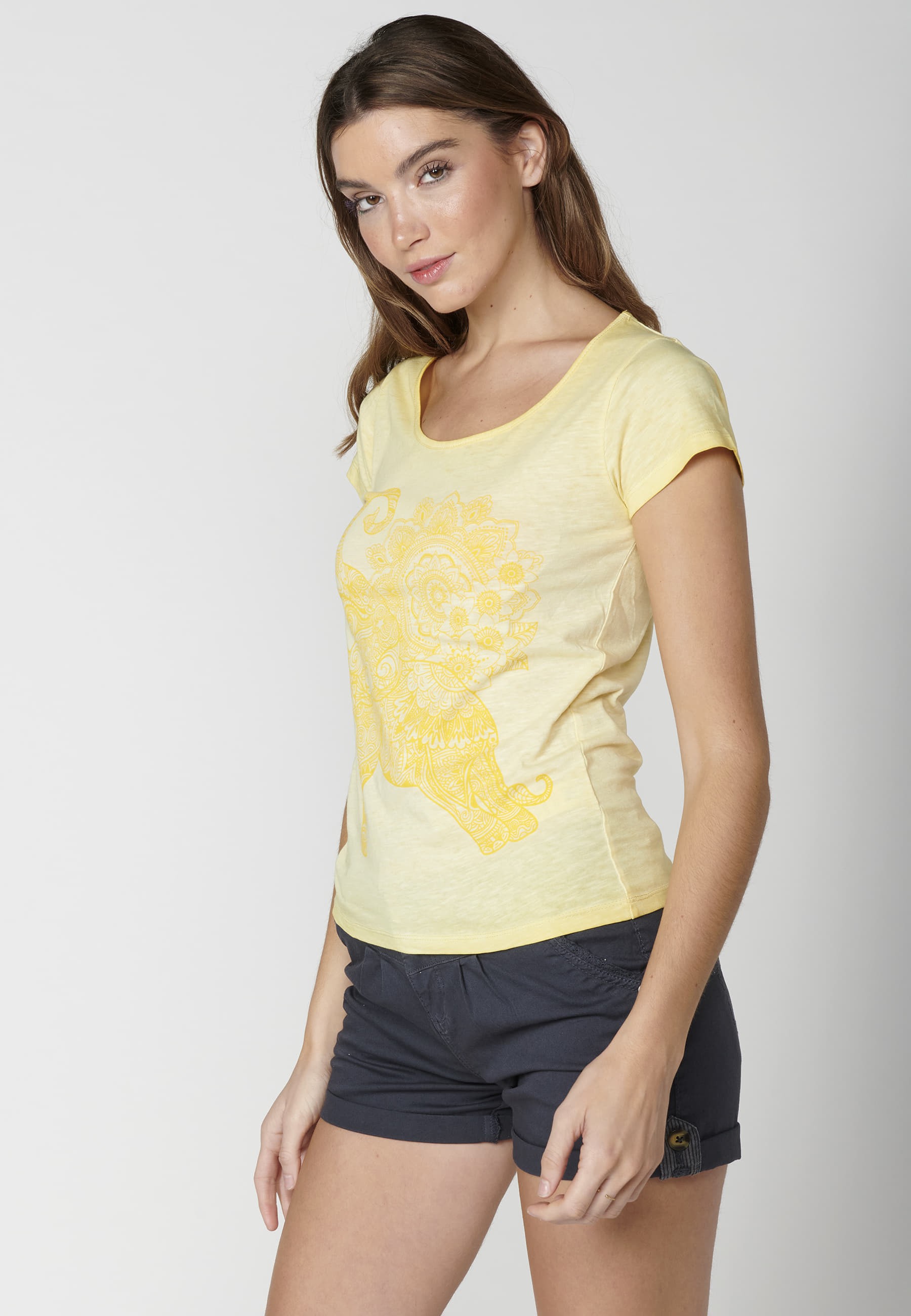 Top à manches courtes en coton brodé de fleurs jaune pour femme