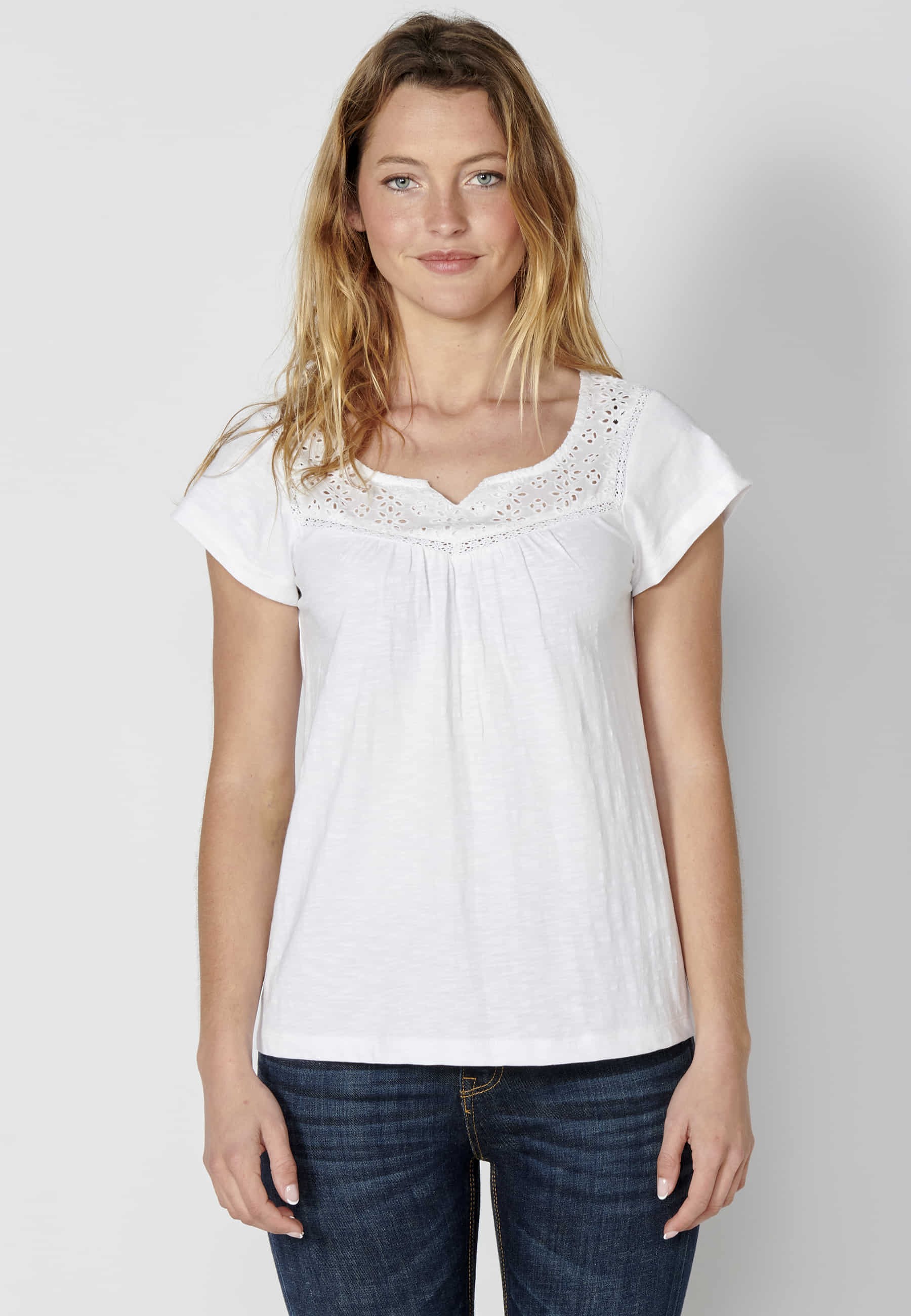 White short-sleeved Cotton T-shirt with sweetheart neckline for Woman