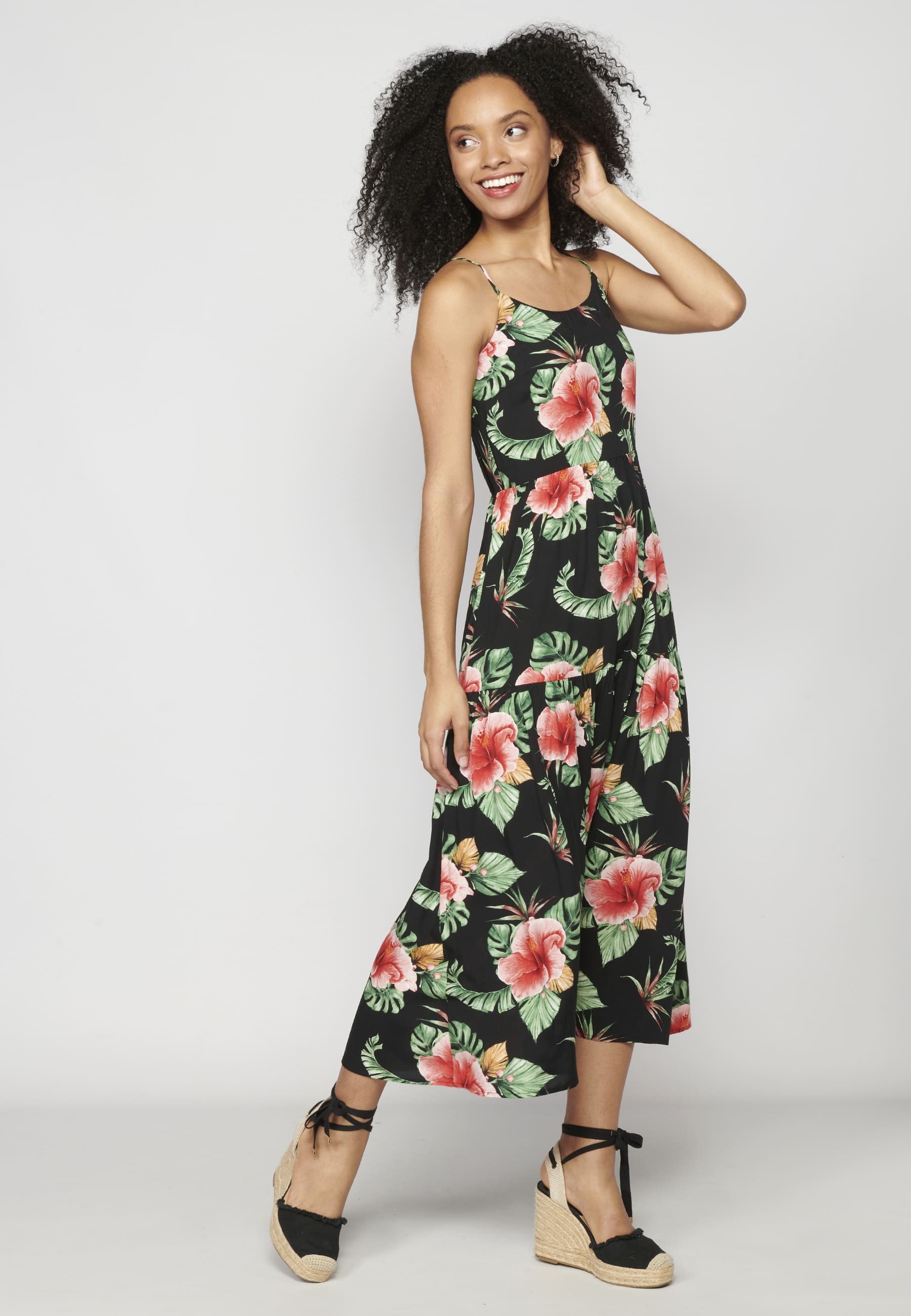 Long summer dress with adjustable straps, V-neckline and floral print in Black color for Women
