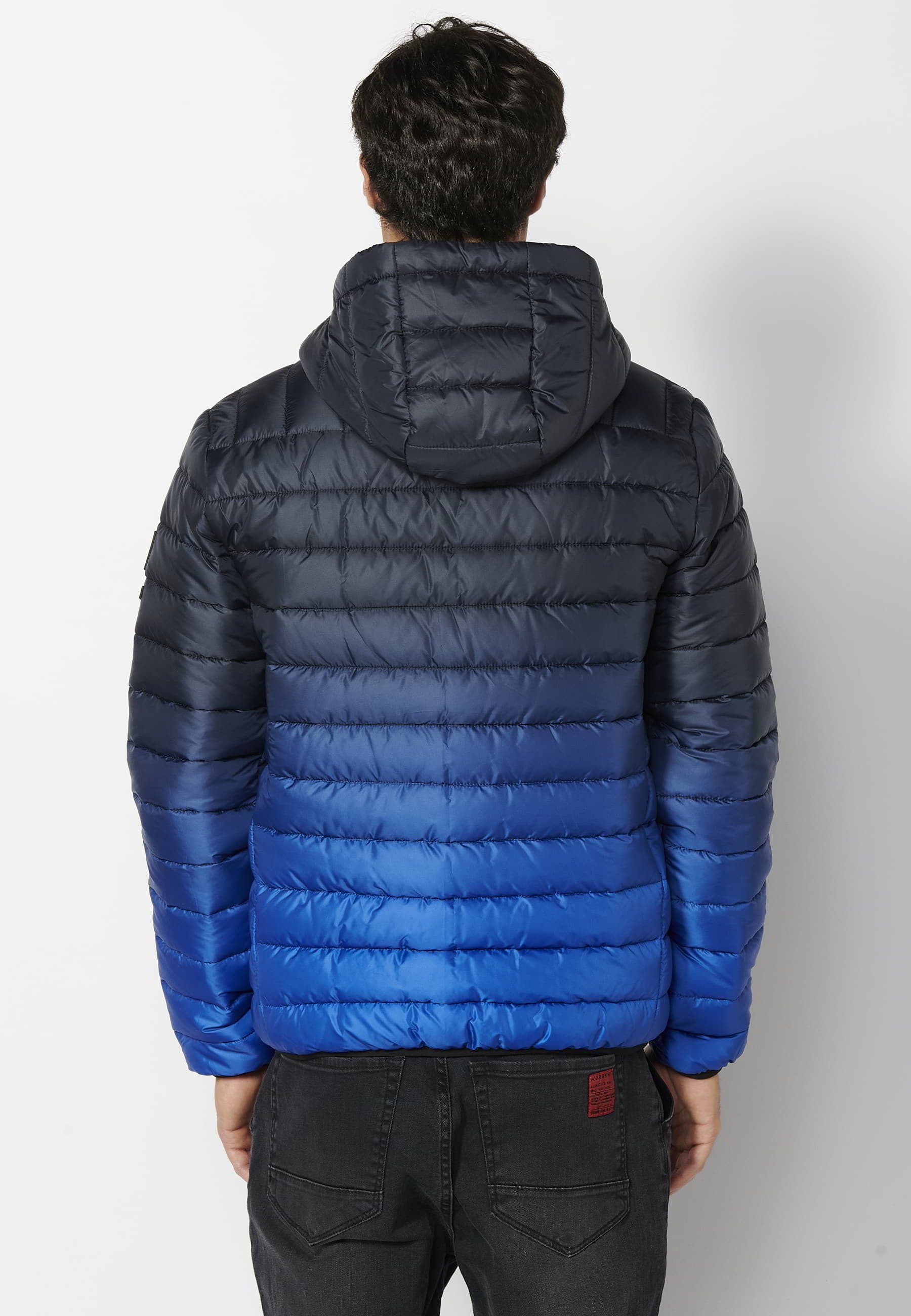 Kurze wattierte Jacke mit hohem Kragen und Kapuze in Blau für Herren 6