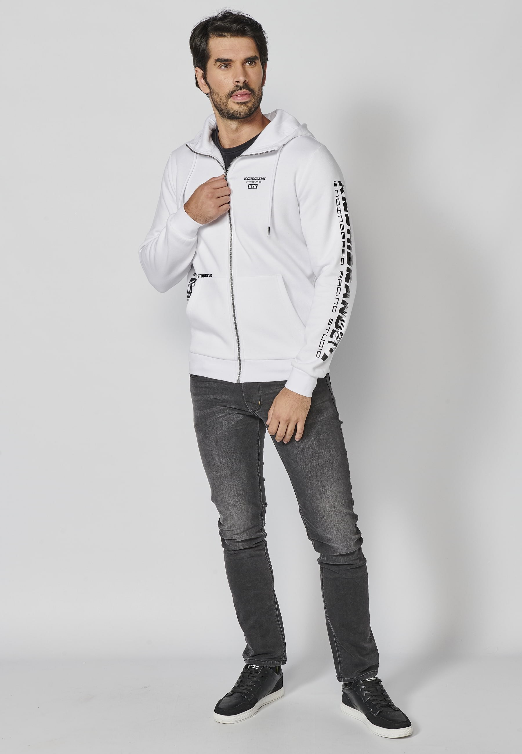 Chaqueta sudadera de manga larga con capucha ajustable detalle de letras en la manga color blanco para hombre | Ropa Casual