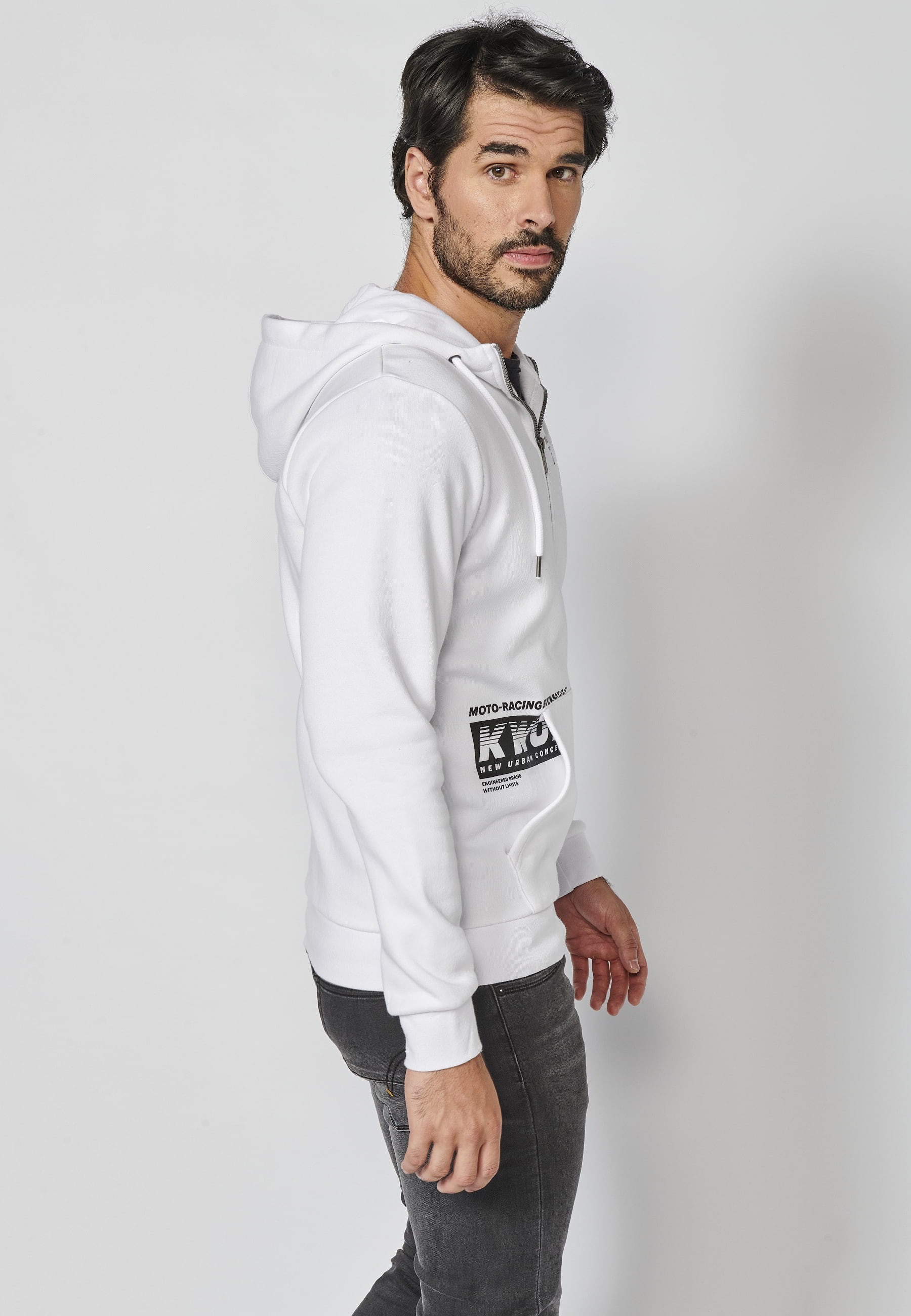 Chaqueta sudadera de manga larga con capucha ajustable detalle de letras en la manga color blanco para hombre | Ropa Casual