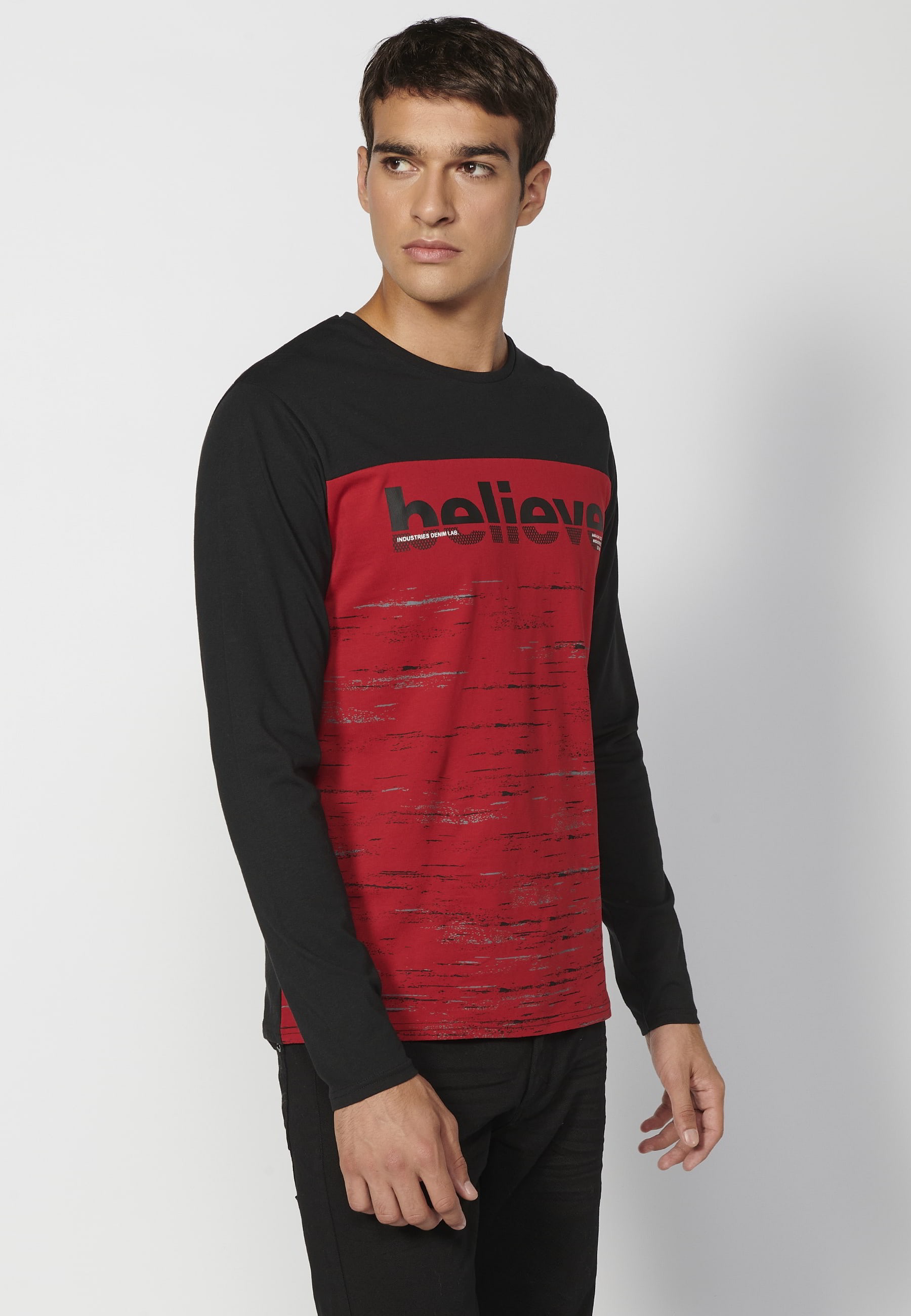 Camiseta de manga larga de algodón cuello redondo, estampado delantero,  color rojo y negro, para hombre