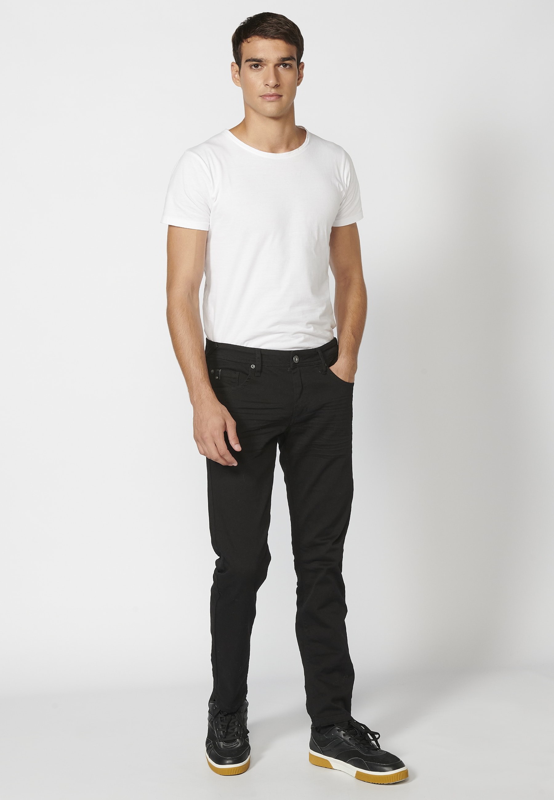 Pantalon long stretch coupe classique, à cinq poches, coloris Noir, pour Homme