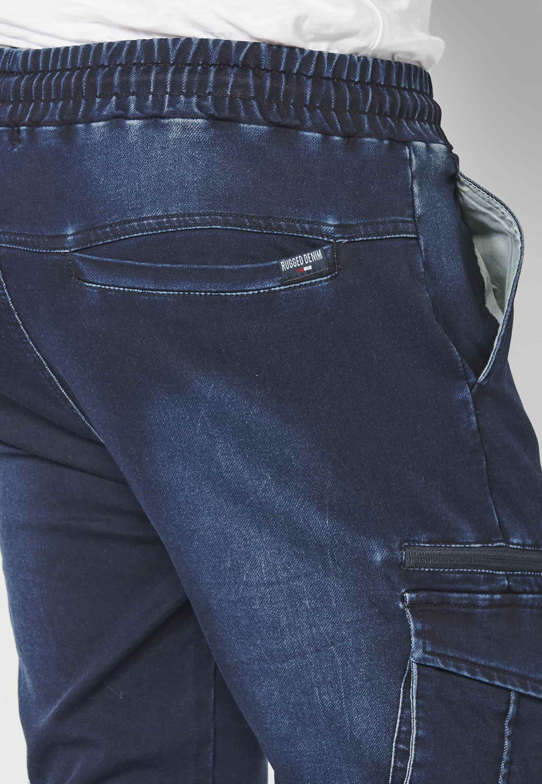 Pantalón Deportivo largo jogger acabado en goma con cuatro bolsillos color Azul Oscuro para Hombre