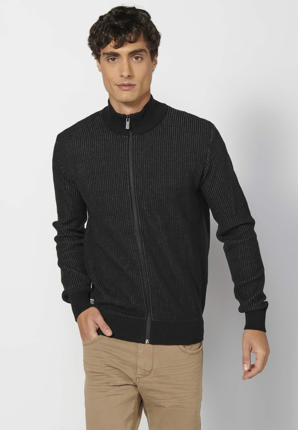 Jersey de punto de algodón manga larga cuello alto cierre cremallera color negro para hombre | Ropa Casual