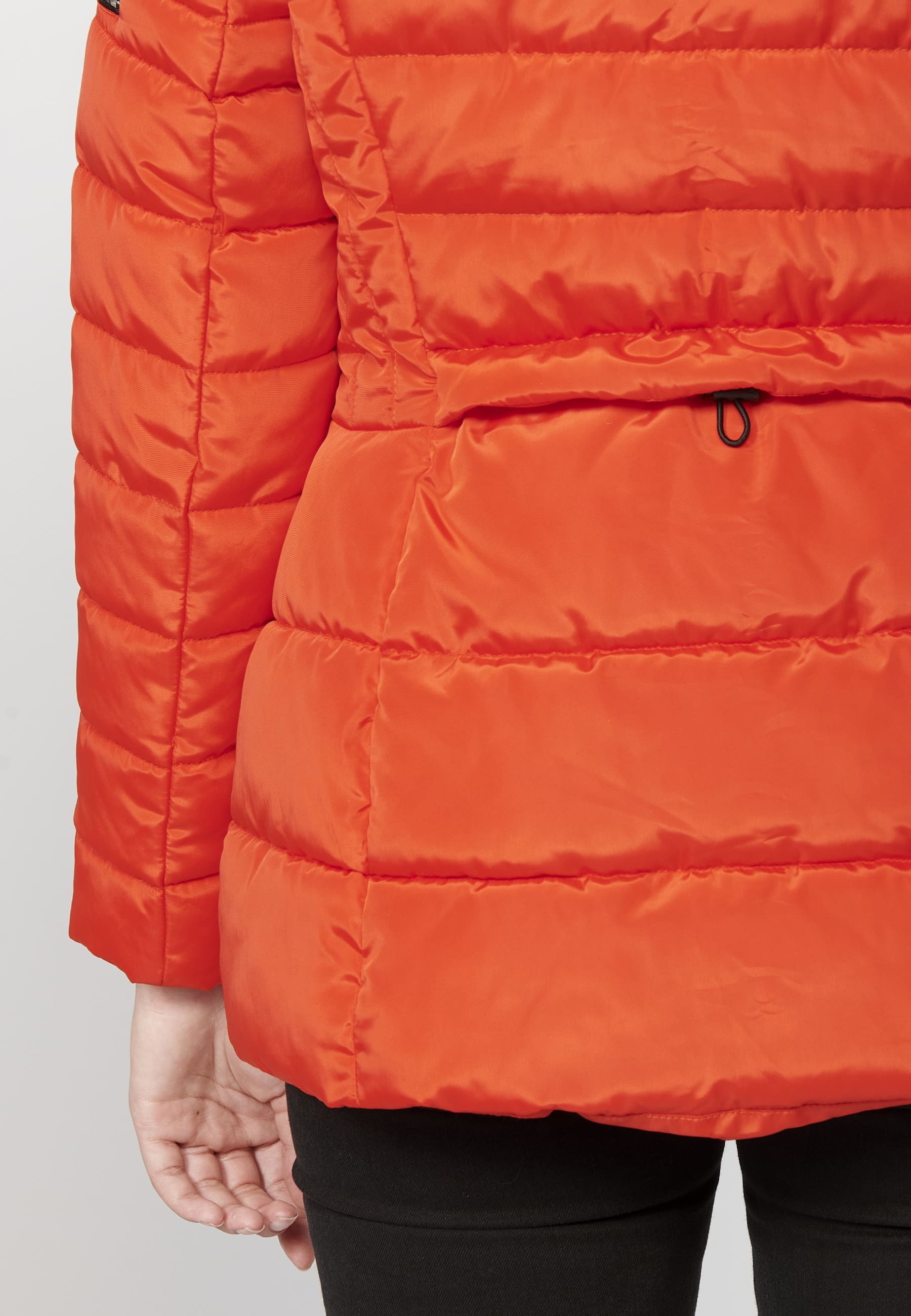 Abrigo acolchado de manga larga con capucha de pelo sintético desmontable color rojo para mujer | Moda Actual