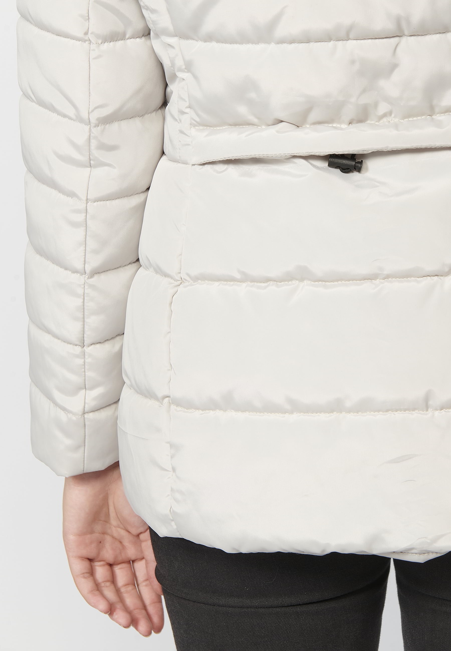 Abrigo acolchado de manga larga con capucha de pelo sintético desmontable color gris para mujer | Moda Actual