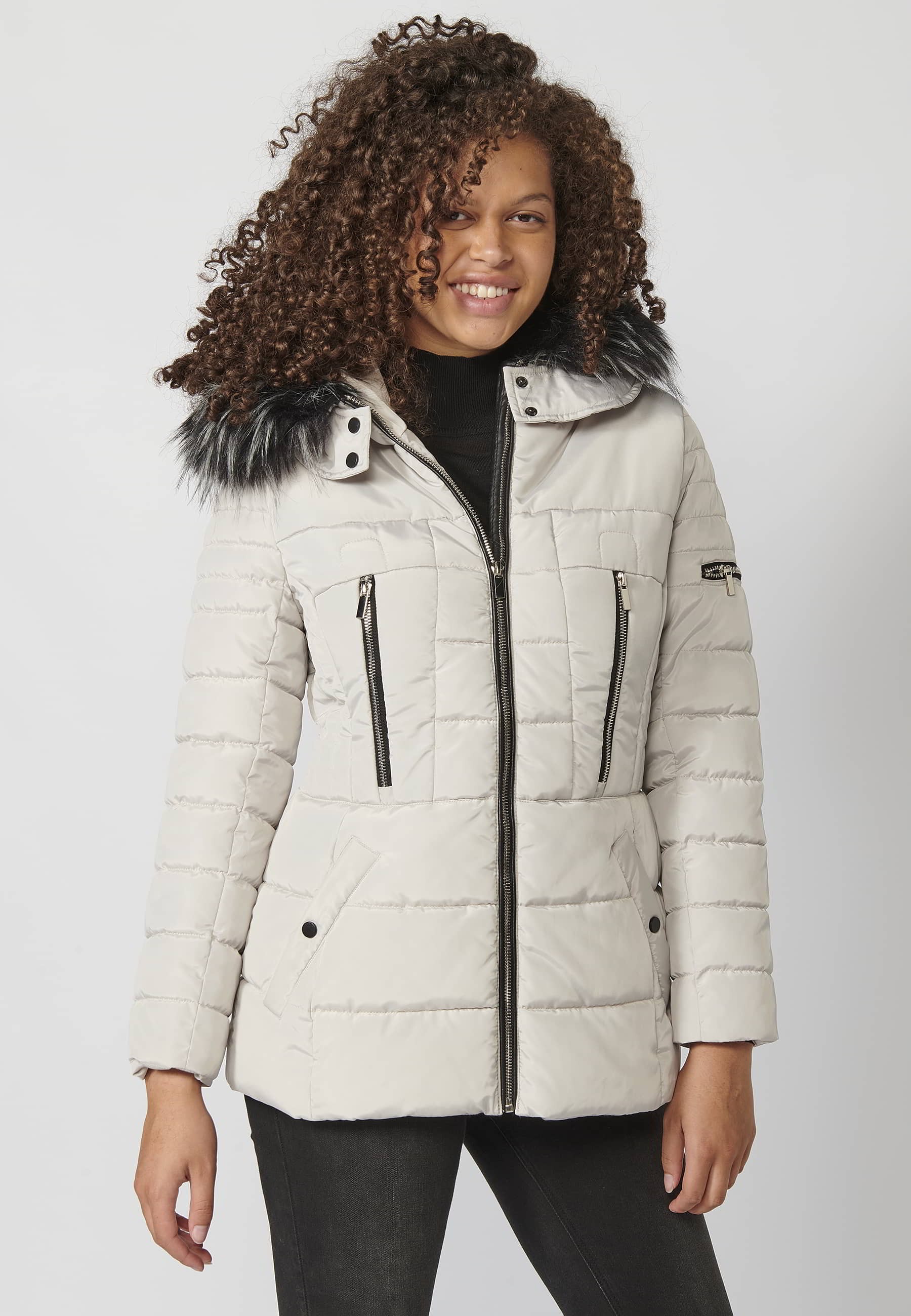 Abrigo acolchado de manga larga con capucha de pelo sintético desmontable color gris para mujer | Moda Actual