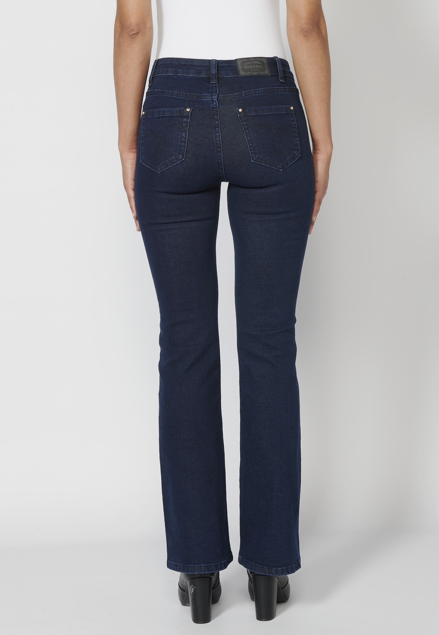 Pantalón largo straigth acampanado color azul oscuro para mujer | Moda Actual