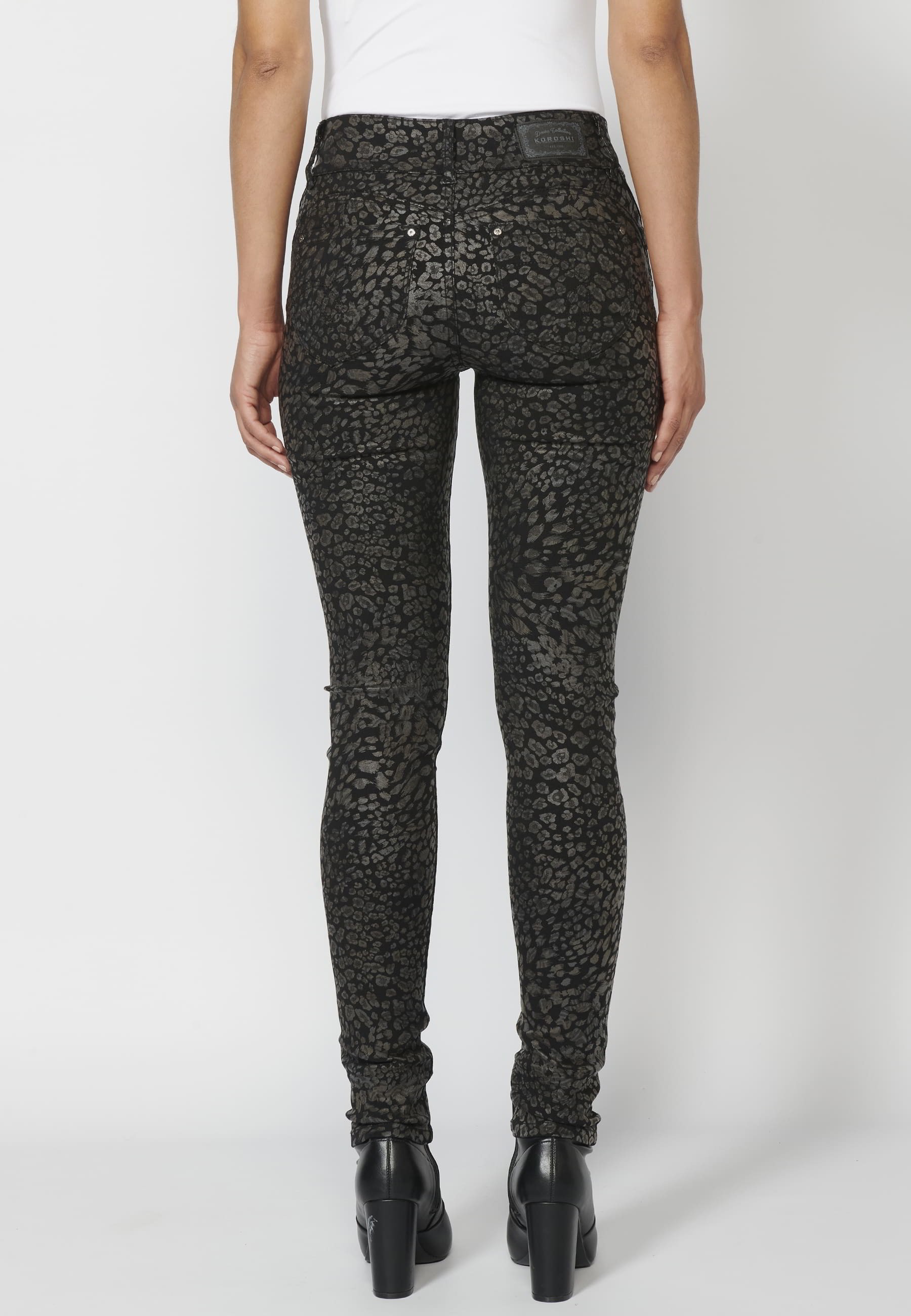 Schwarze lange Slim-Fit-Hose mit Animal-Print für Damen 4