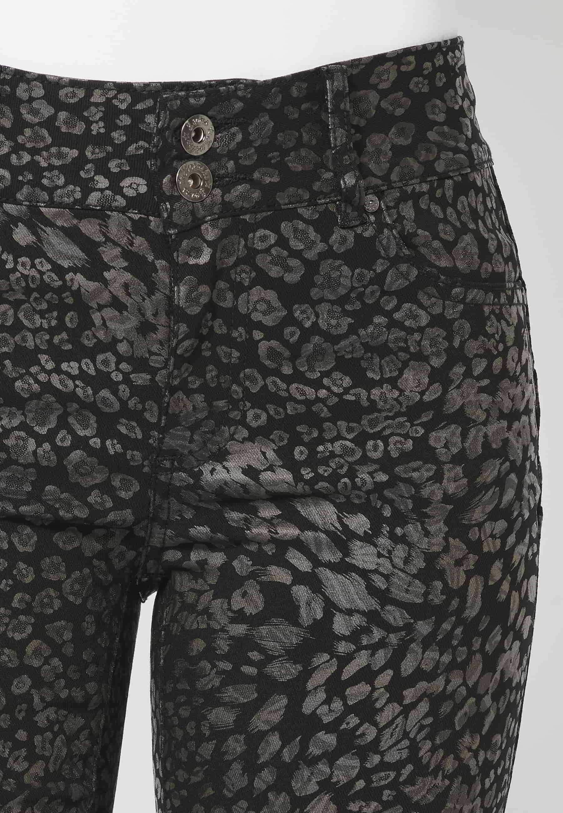 Schwarze lange Slim-Fit-Hose mit Animal-Print für Damen 5