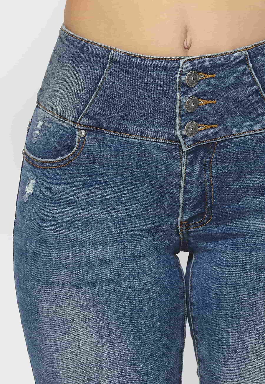 Pantalon long en jean coupe slim avec taille ceinture et détails déchirés en Bleu pour Femme 7