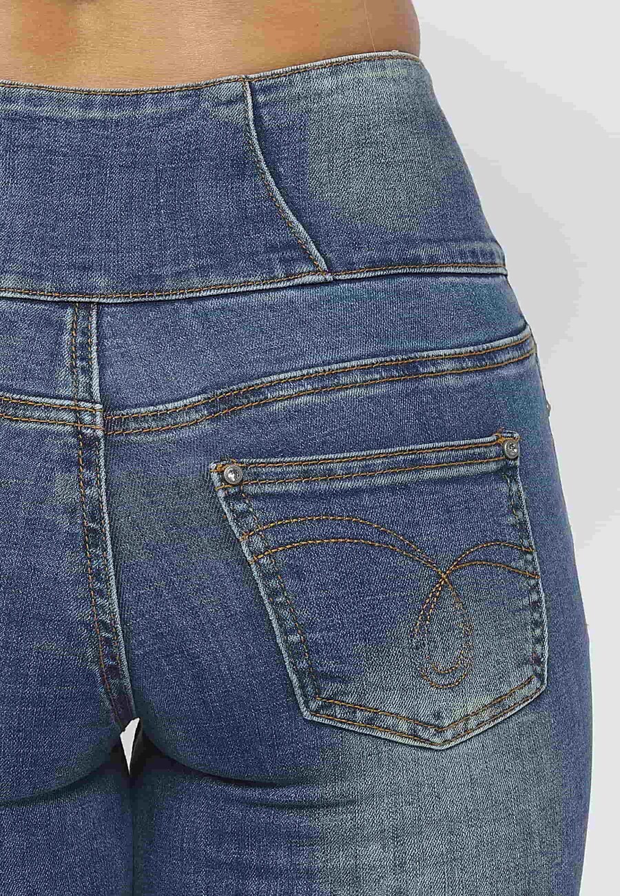 Pantalón largo denim slim fit con cintura fajín y detalles rotos color Azul para Mujer 8