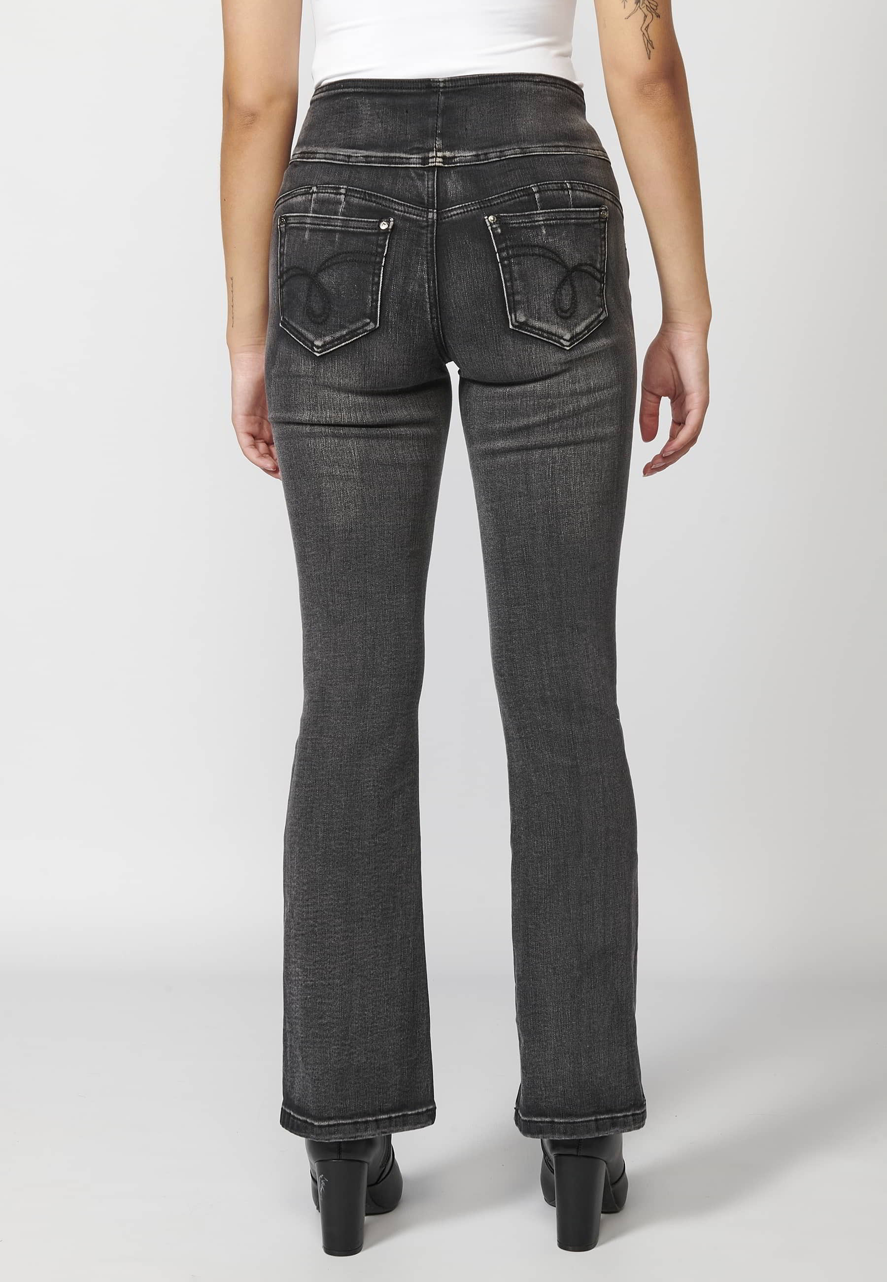 Pantalón largo straigth acampanado color denim negro para mujer | Moda Actual