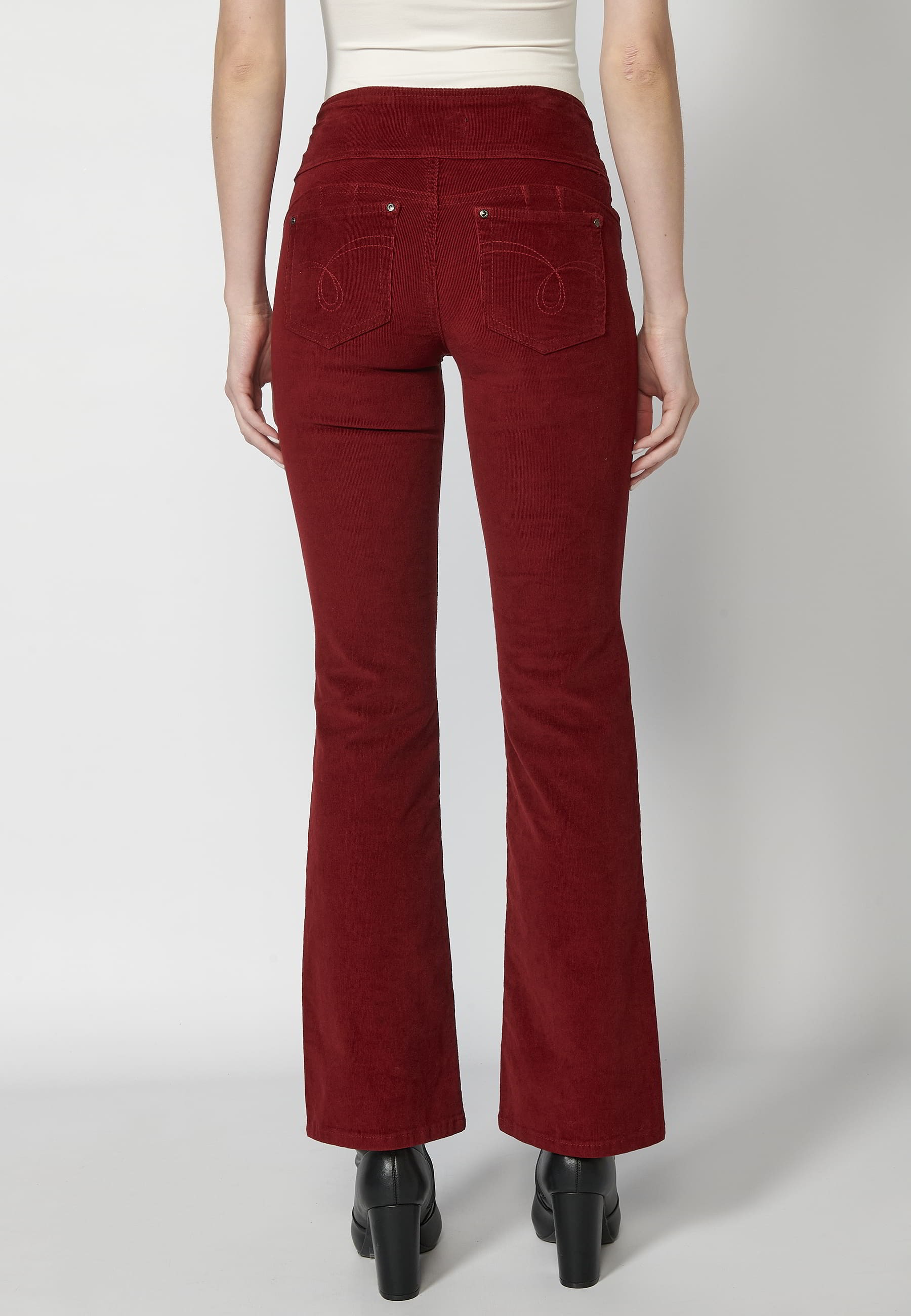 Lange, kastanienbraune, ausgestellte Cordhose für Damen 7