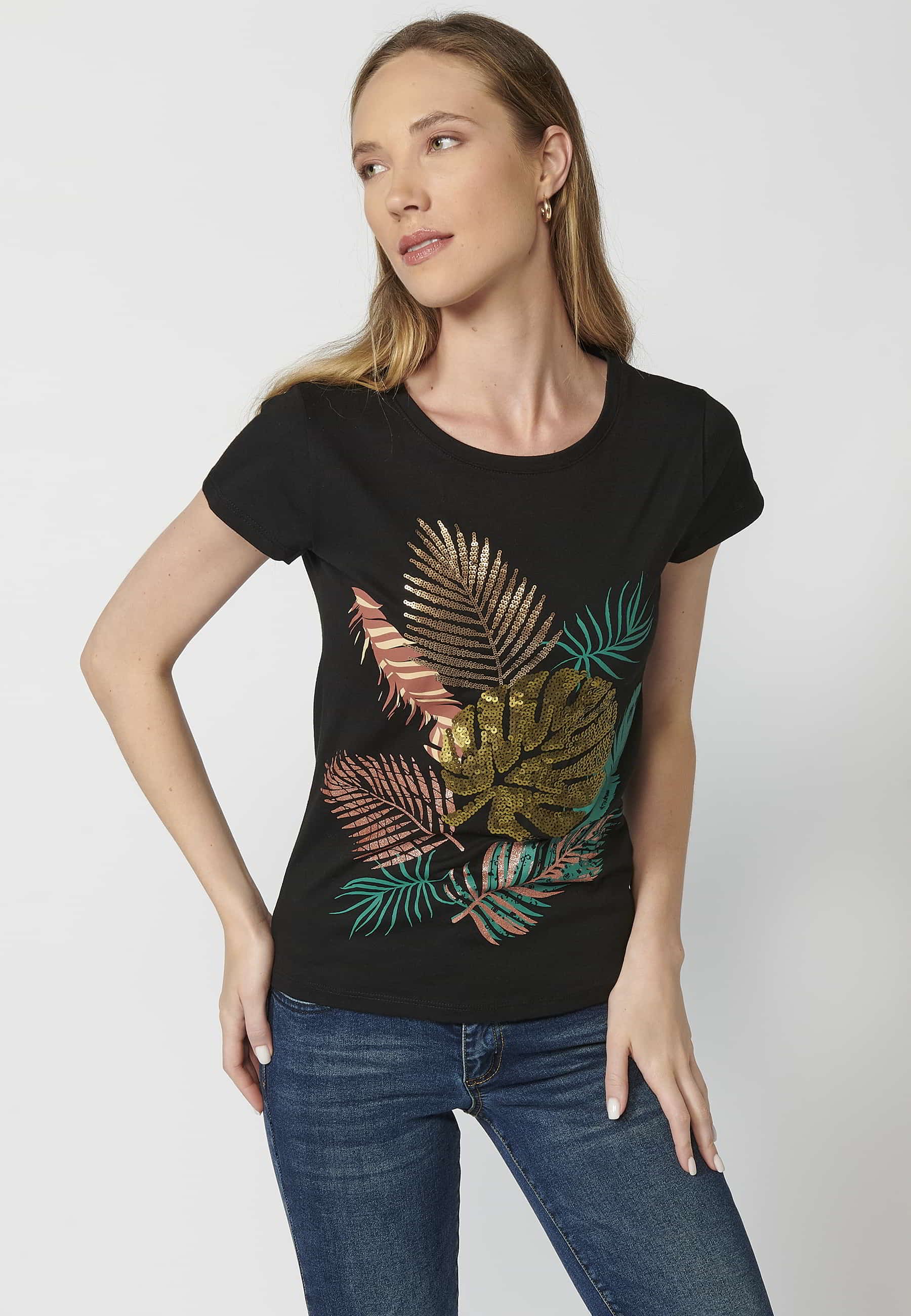 Camiseta de manga corta de algodón cuello redondo estampado frontal hojas color negro para mujer