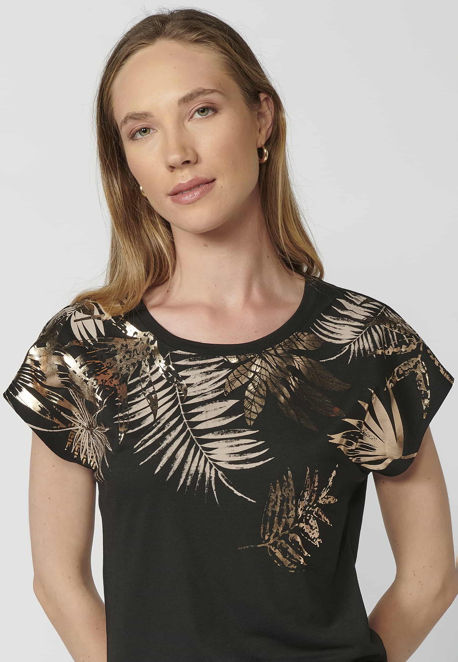 Schwarzes, kurzärmliges Damen-T-Shirt aus Baumwolle mit Rundhalsausschnitt und Blumendruck 6