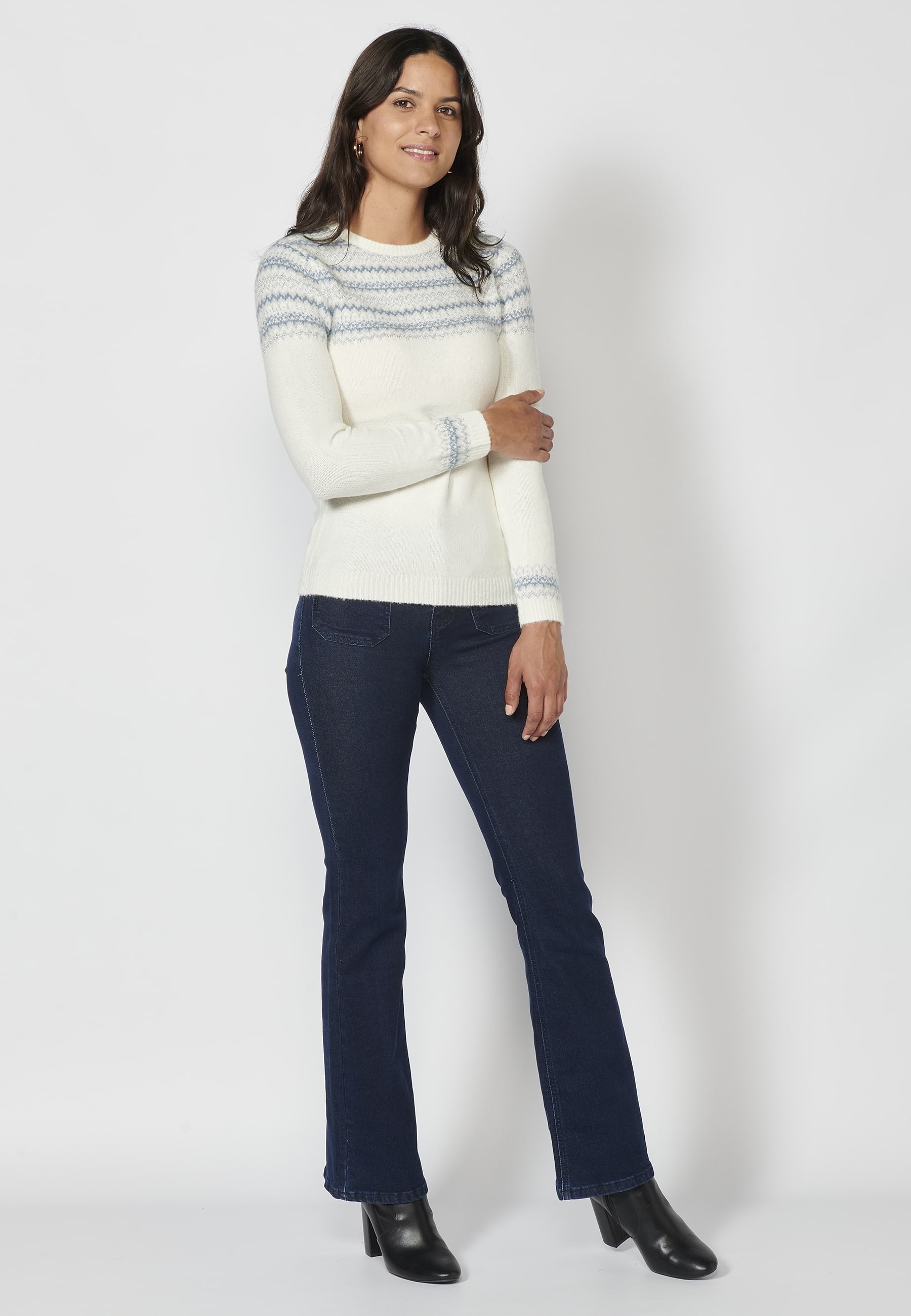 Jersey de punto de manga larga con detalles en cuello y mangas color blanco para mujer | Moda Actual