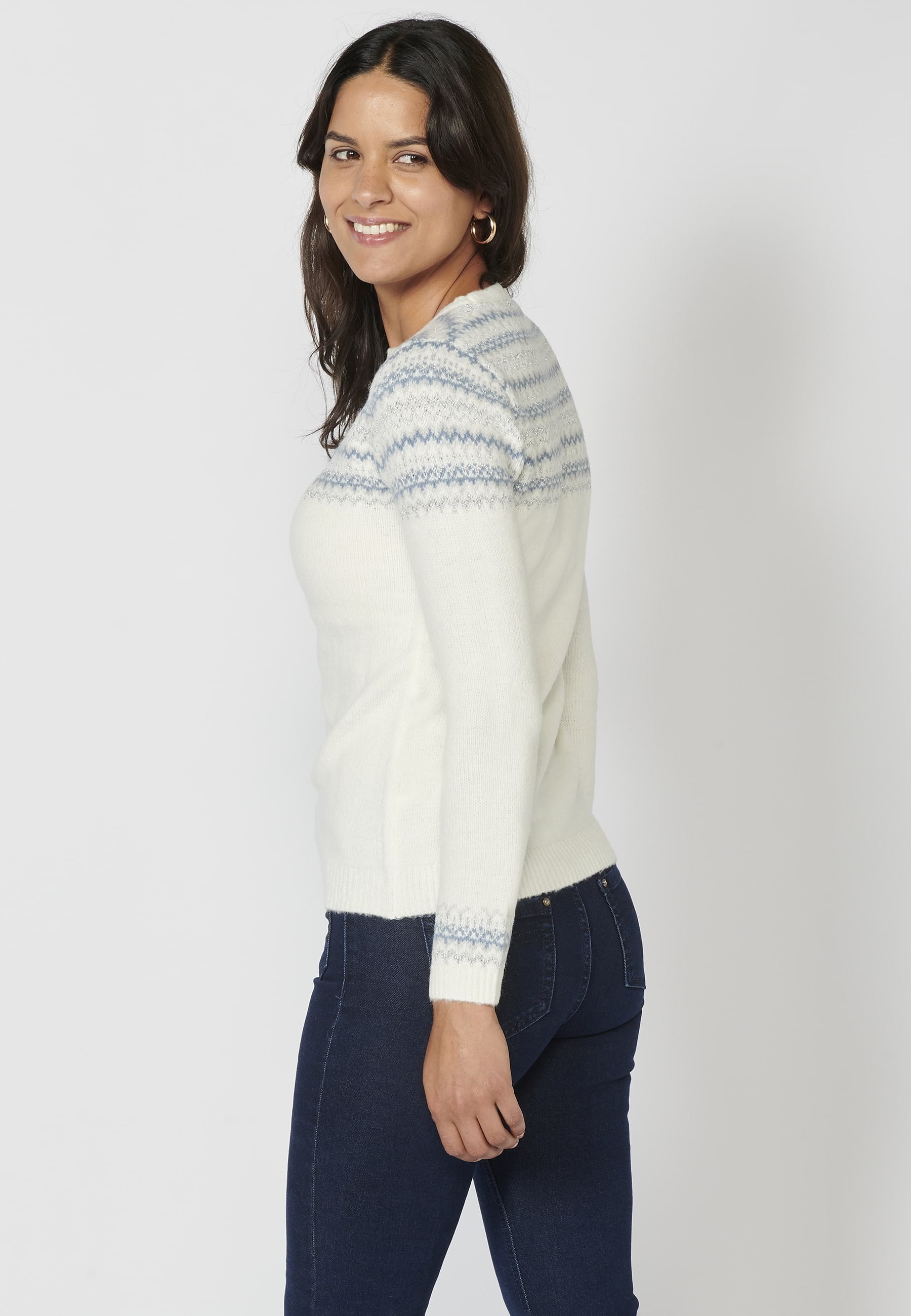 Jersey de punto de manga larga con detalles en cuello y mangas color blanco para mujer | Moda Actual