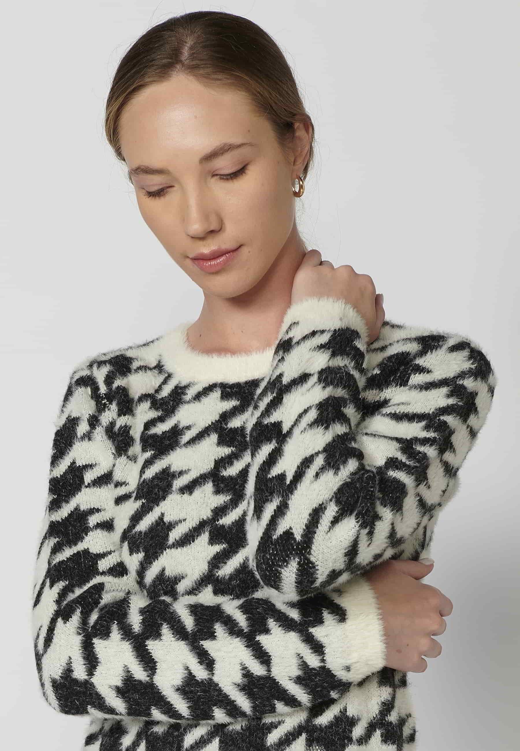 Ecru-schwarzer Langarm-Rundhalspullover für Damen 1