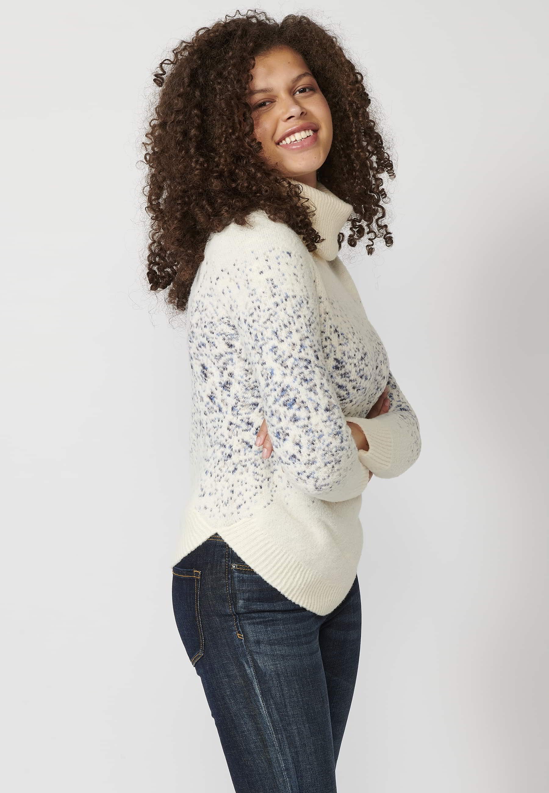 Jersey de punto de manga larga cuello alto jaspeado color crudo para mujer | Moda Actual