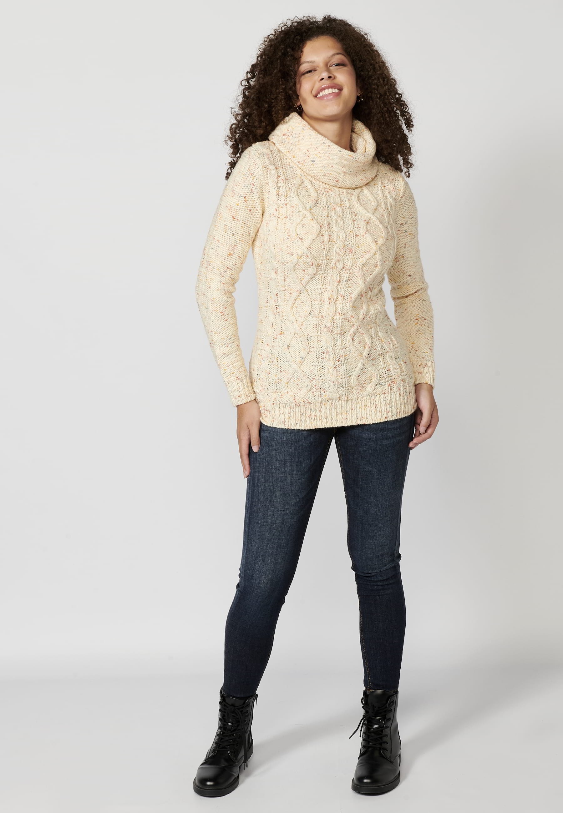 Pull ample à manches longues et col roulé pour femme, écru, tressé sur le devant