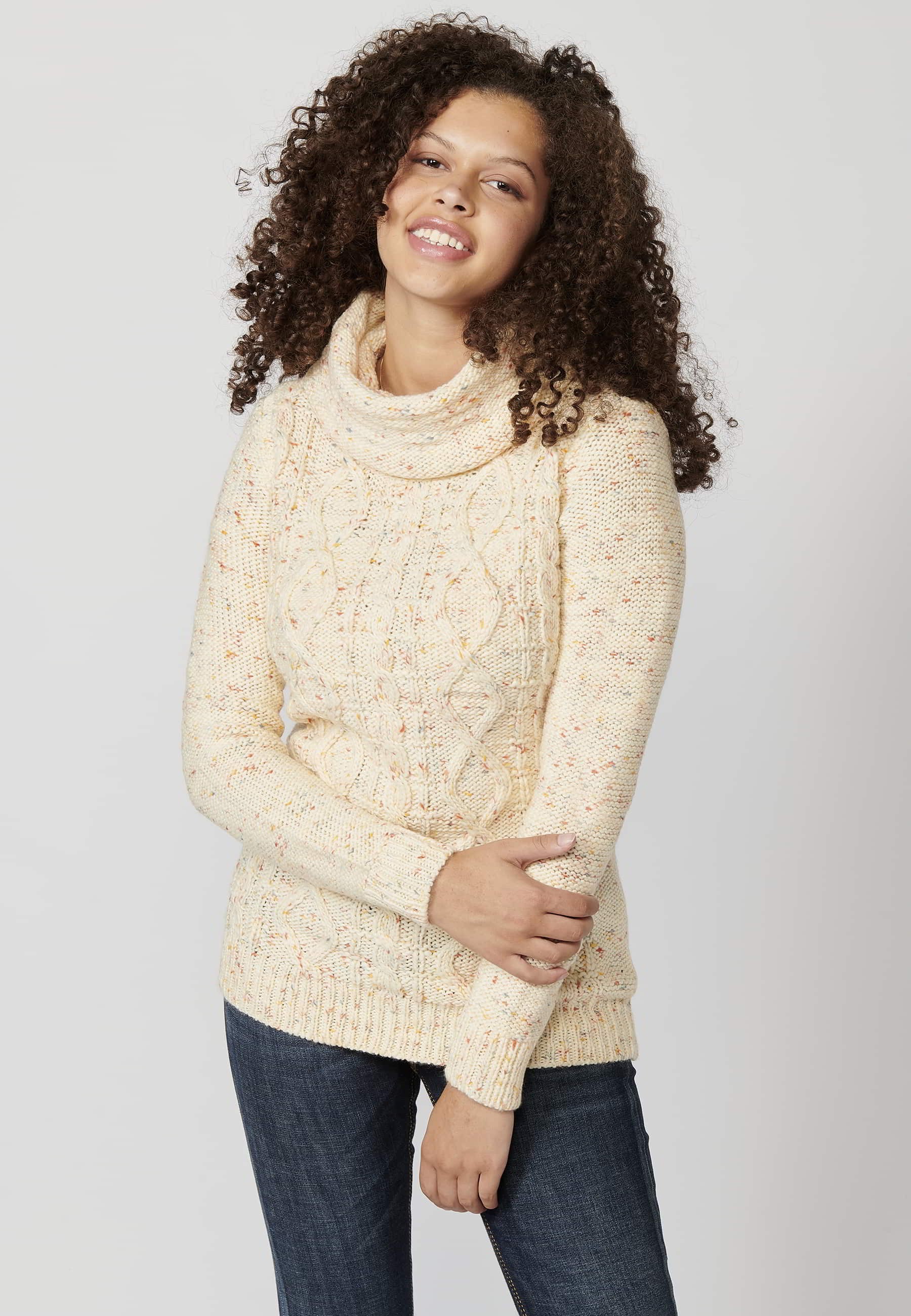 Pull ample à manches longues et col roulé pour femme, écru, tressé sur le devant