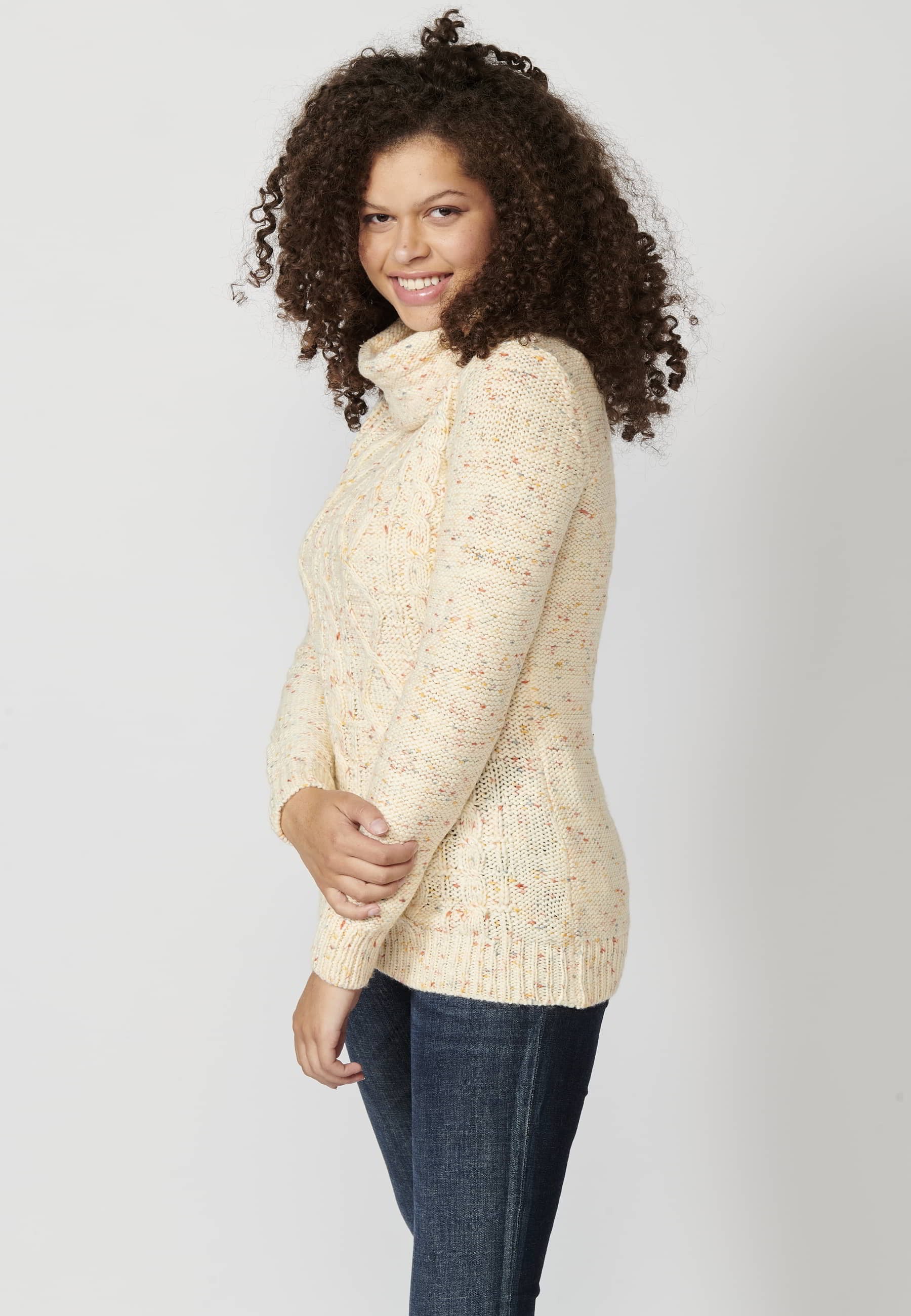 Pull ample à manches longues et col roulé pour femme, écru, tressé sur le devant