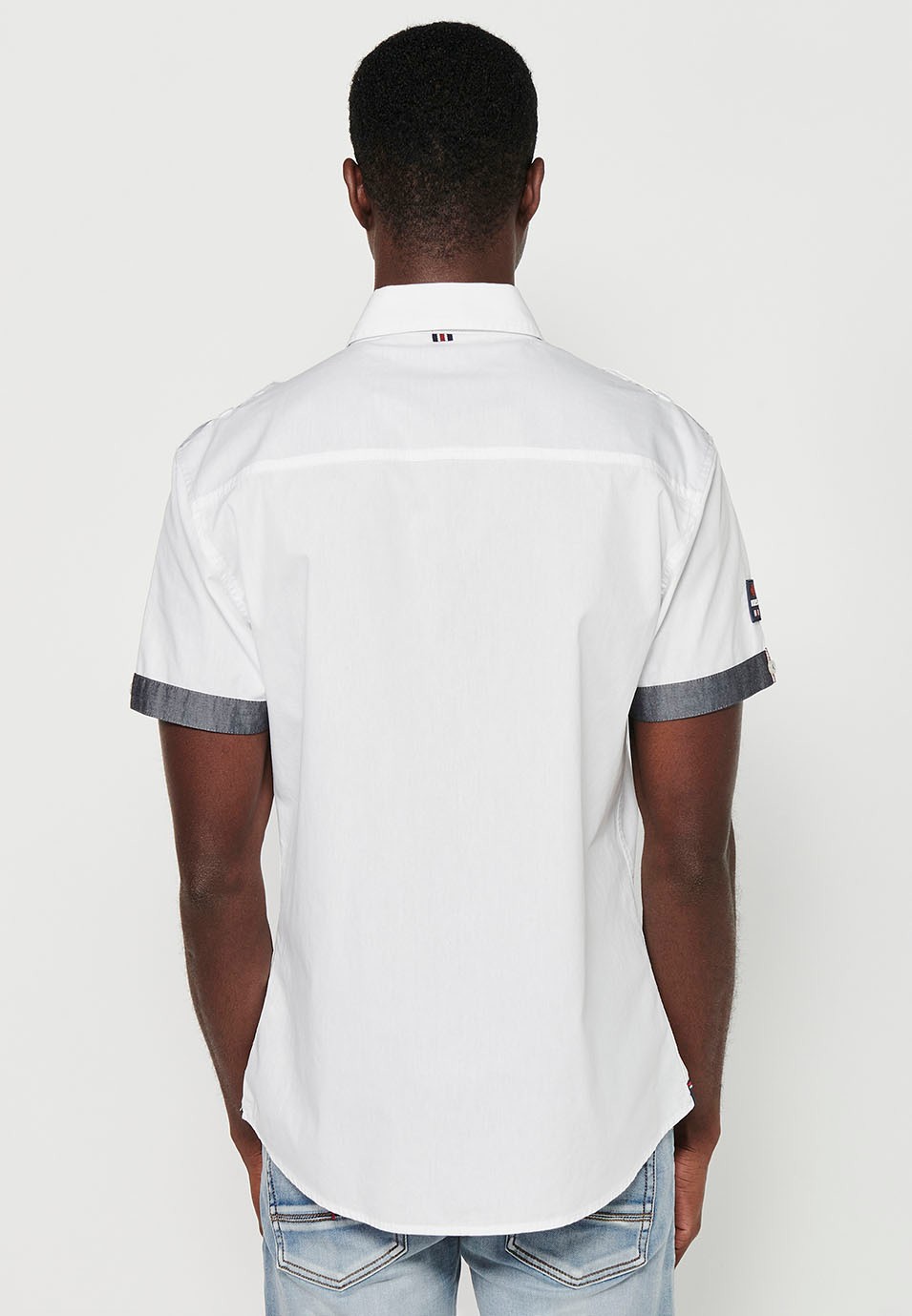 Camisa de algodón, manga corta, detalles hombro, color blanco para hombre