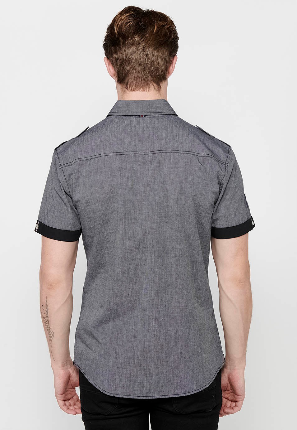 Camisa de algodón, manga corta, detalles hombro, color gris para hombre