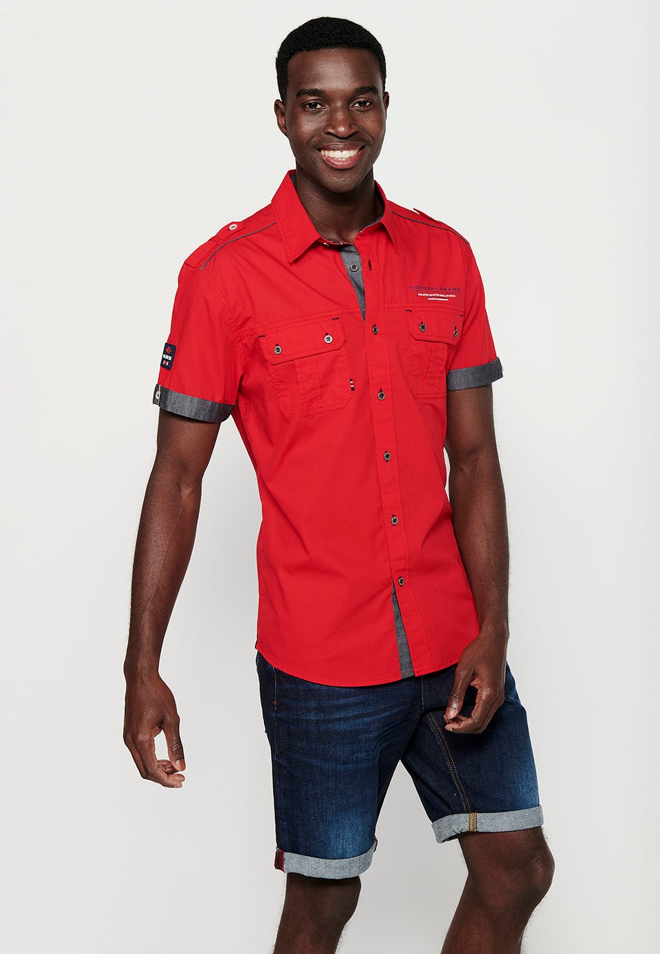 Camisa de cotó, màniga curta, detalls espatlla, color vermell per a home