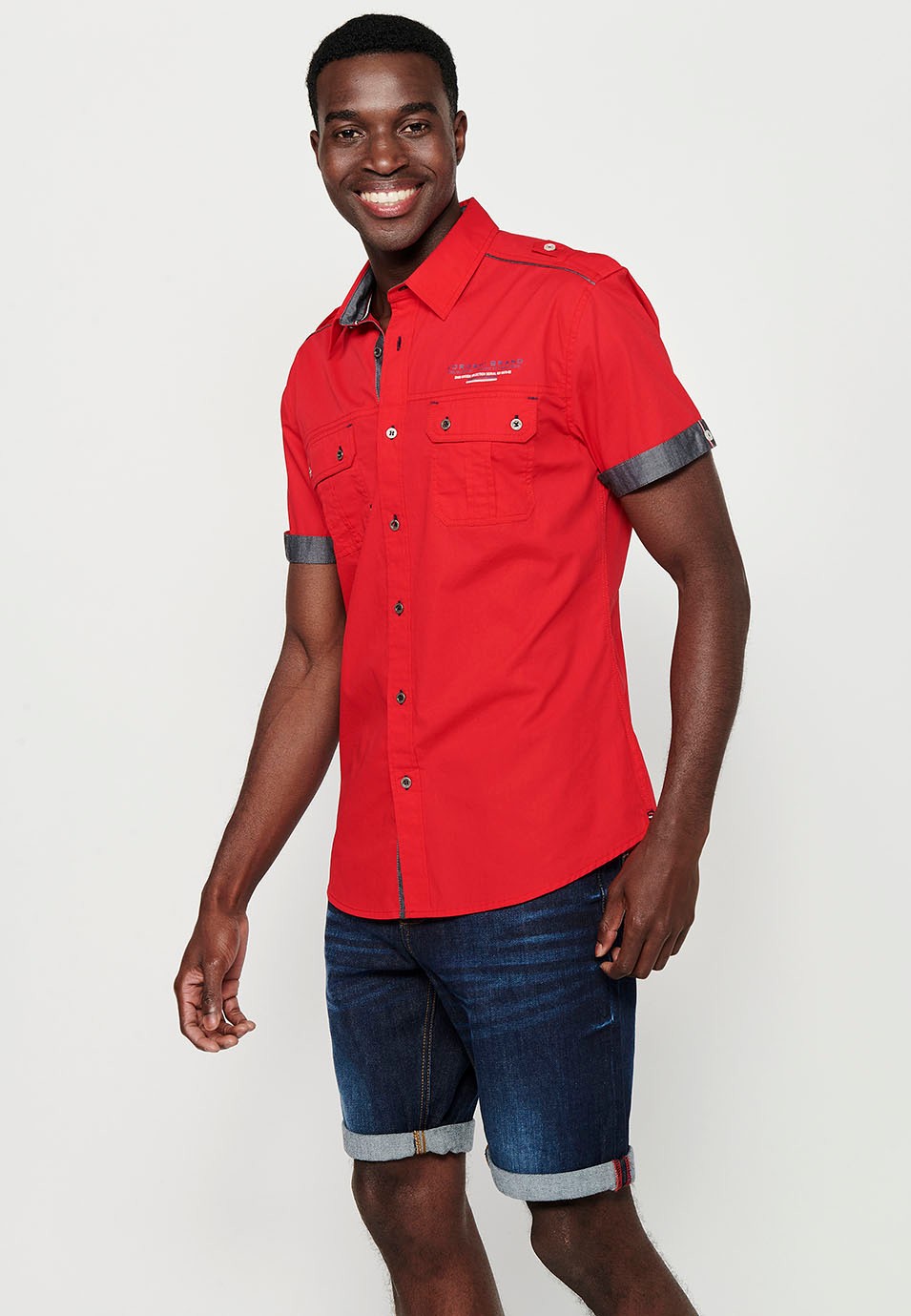 Camisa de cotó, màniga curta, detalls espatlla, color vermell per a home