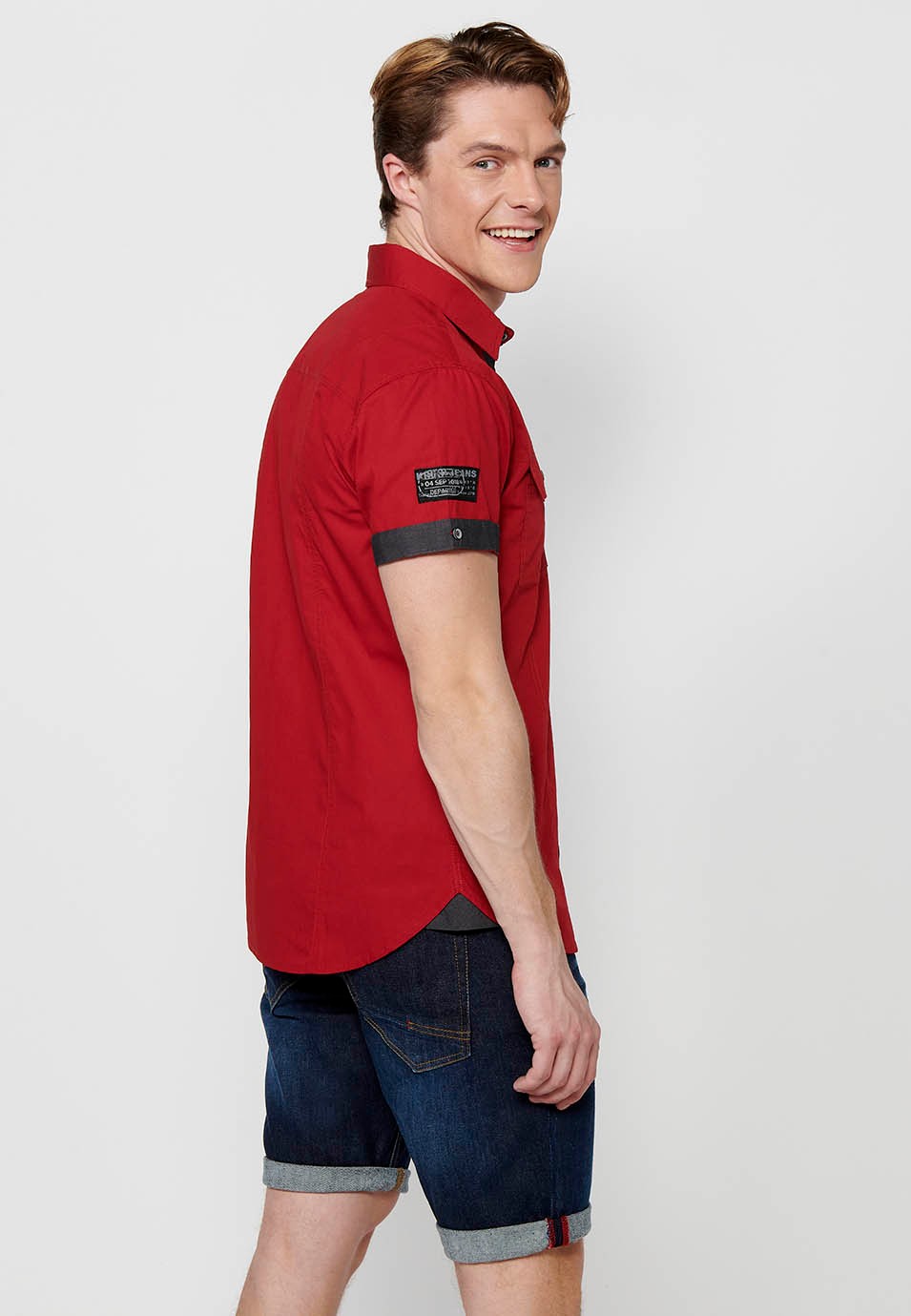 Short Sleeve Cotton Shirt with Button Front Closure and Front Flap Pockets in red Color for Men